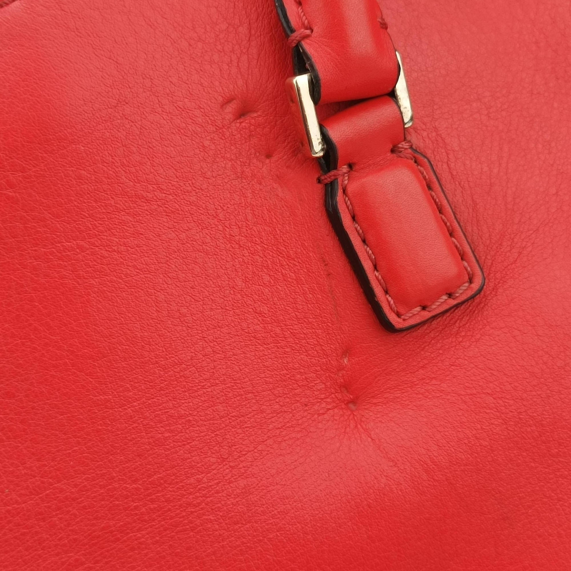 Pre-owned Valentino Rockstud Red Leather  shoulderbag | stylenewstar