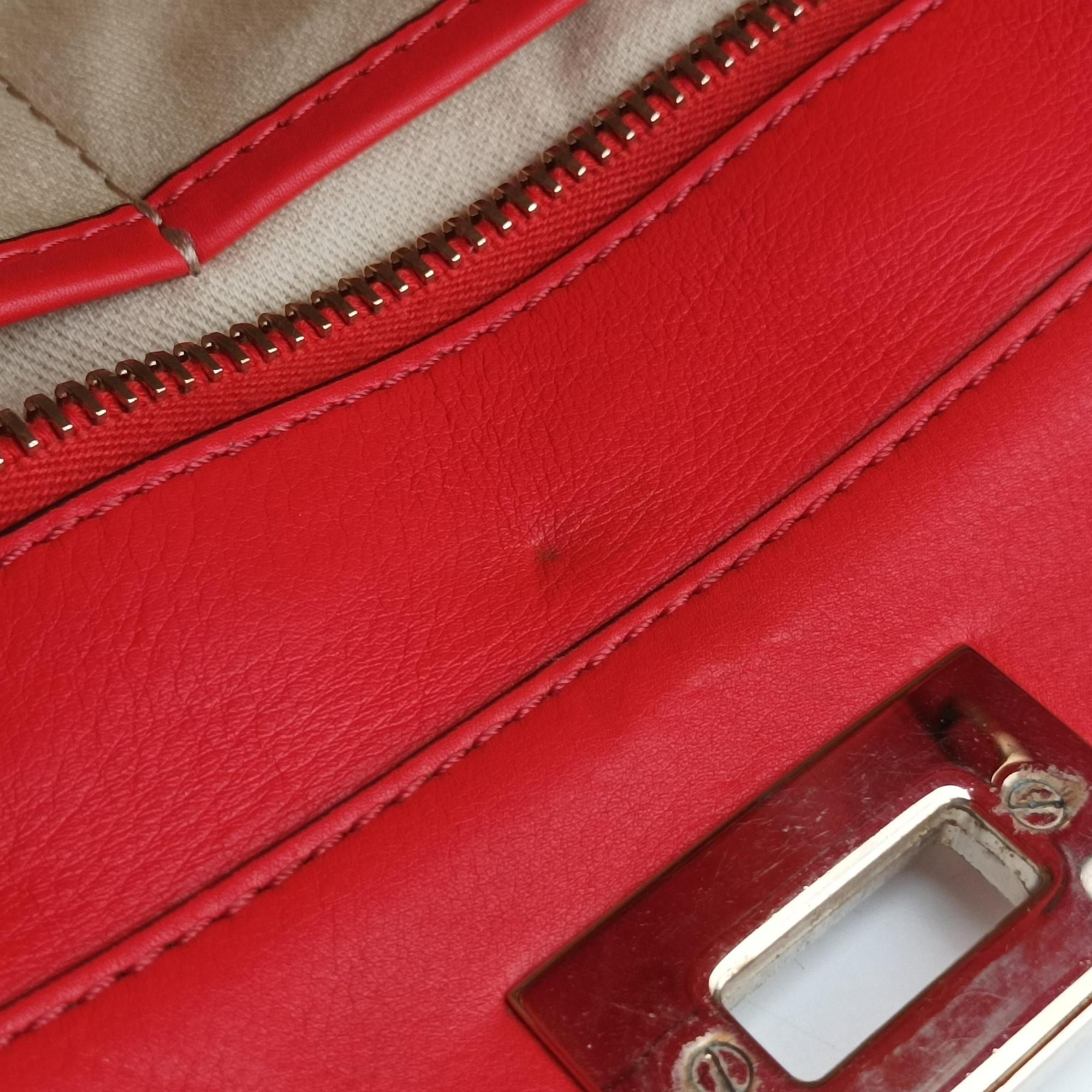 Pre-owned Valentino Rockstud Red Leather  shoulderbag | stylenewstar