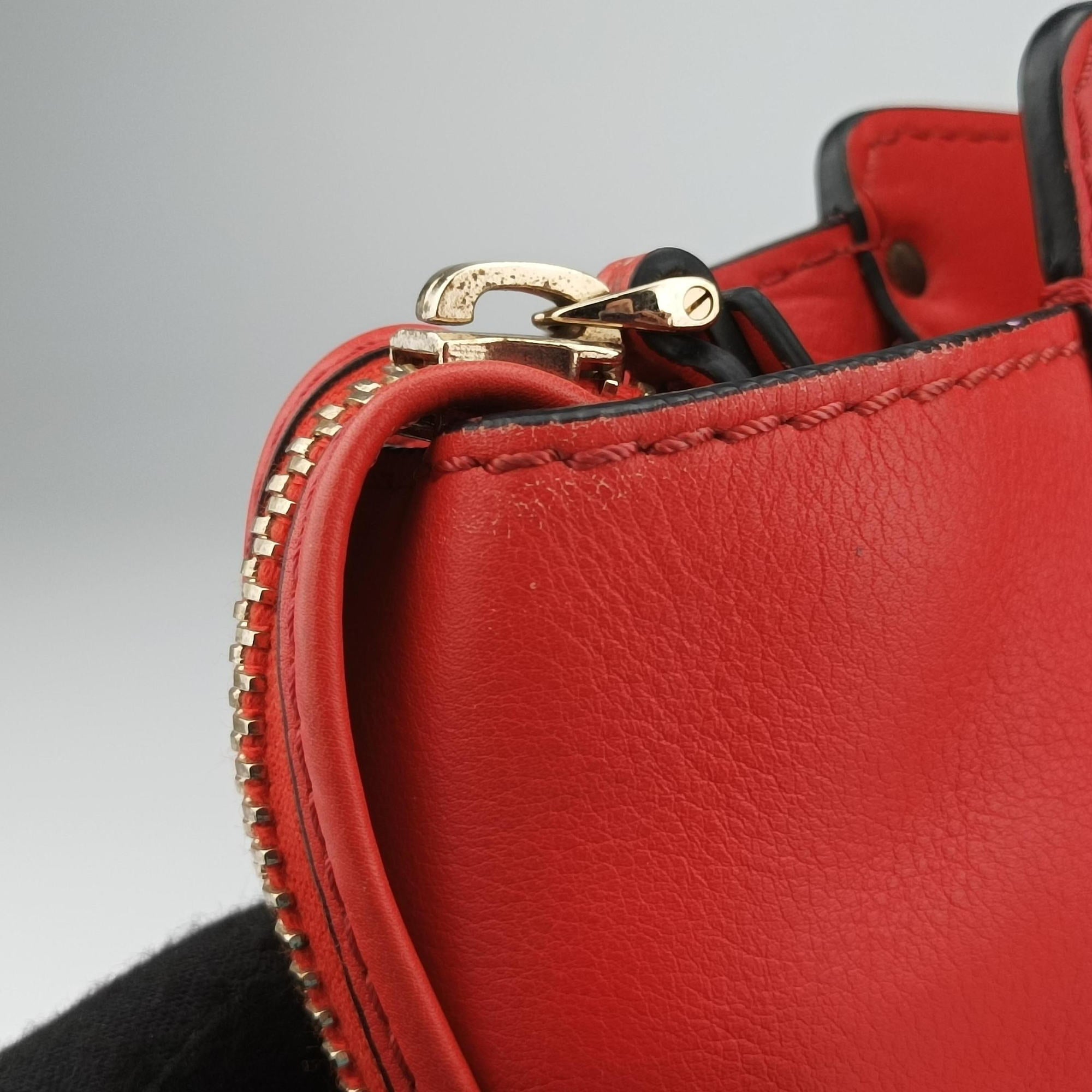 Pre-owned Valentino Rockstud Red Leather  shoulderbag | stylenewstar