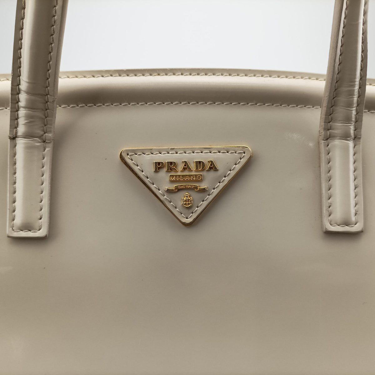 Secondhand Prada Parabole Tote White Patent  shoulderbag | stylenewstar