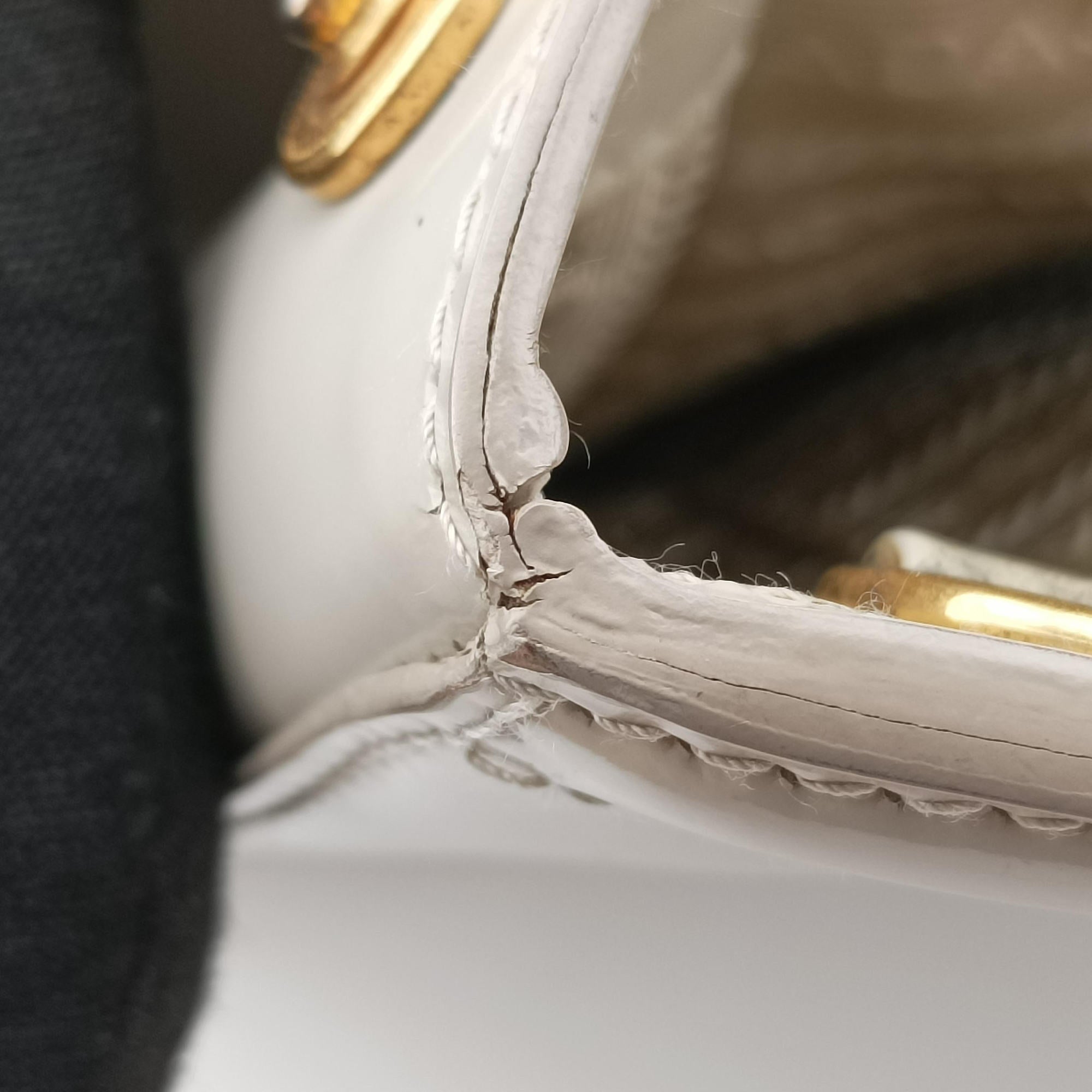 Pre-owned Prada Parabole Tote White Patent  shoulderbag | stylenewstar