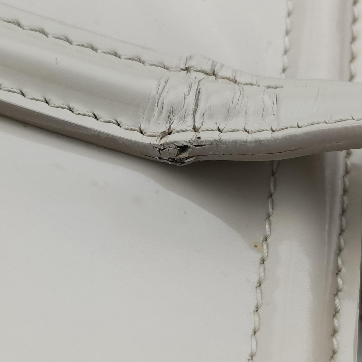 Pre-owned Prada Parabole Tote White Patent  shoulderbag | stylenewstar