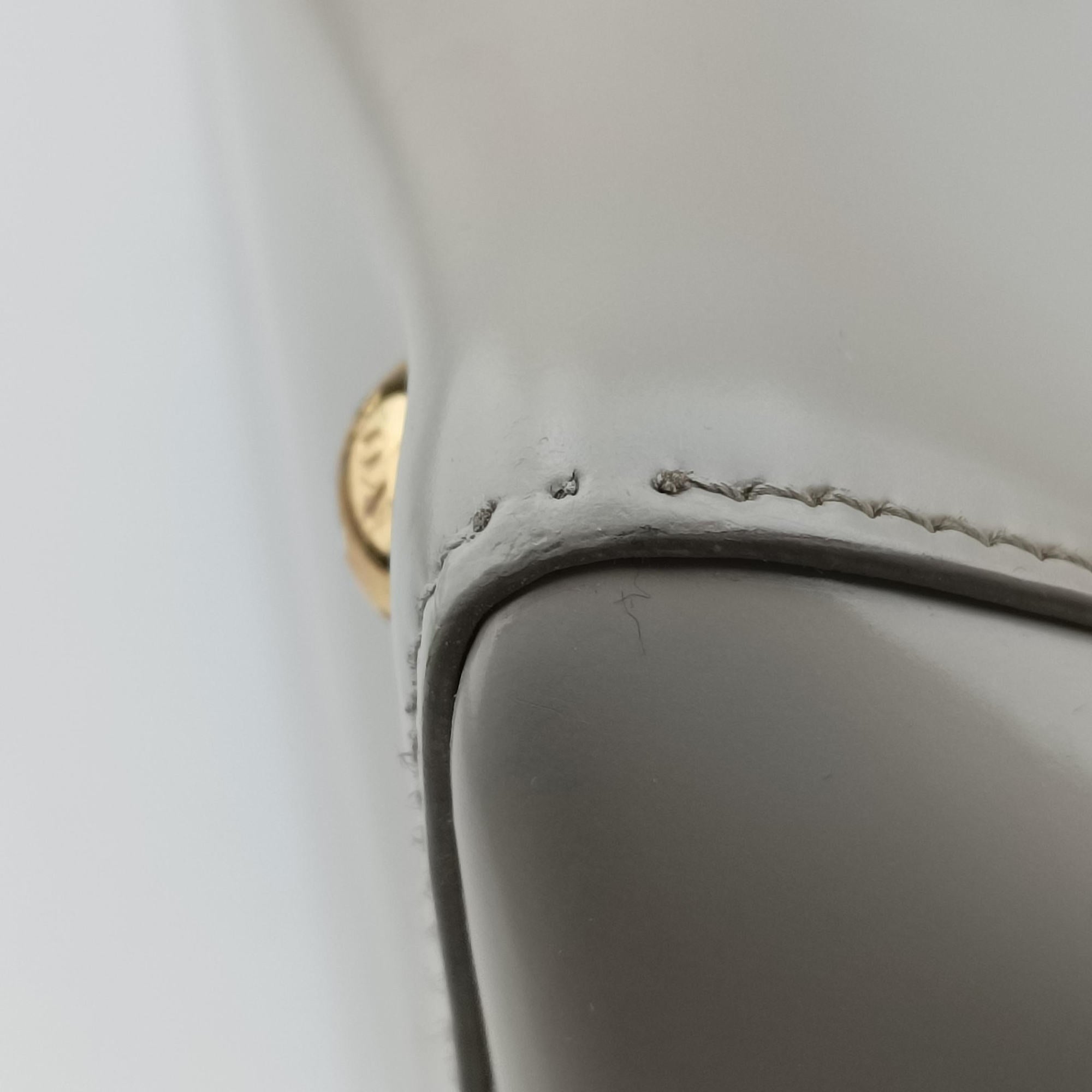 Pre-owned Prada Parabole Tote White Patent  shoulderbag | stylenewstar