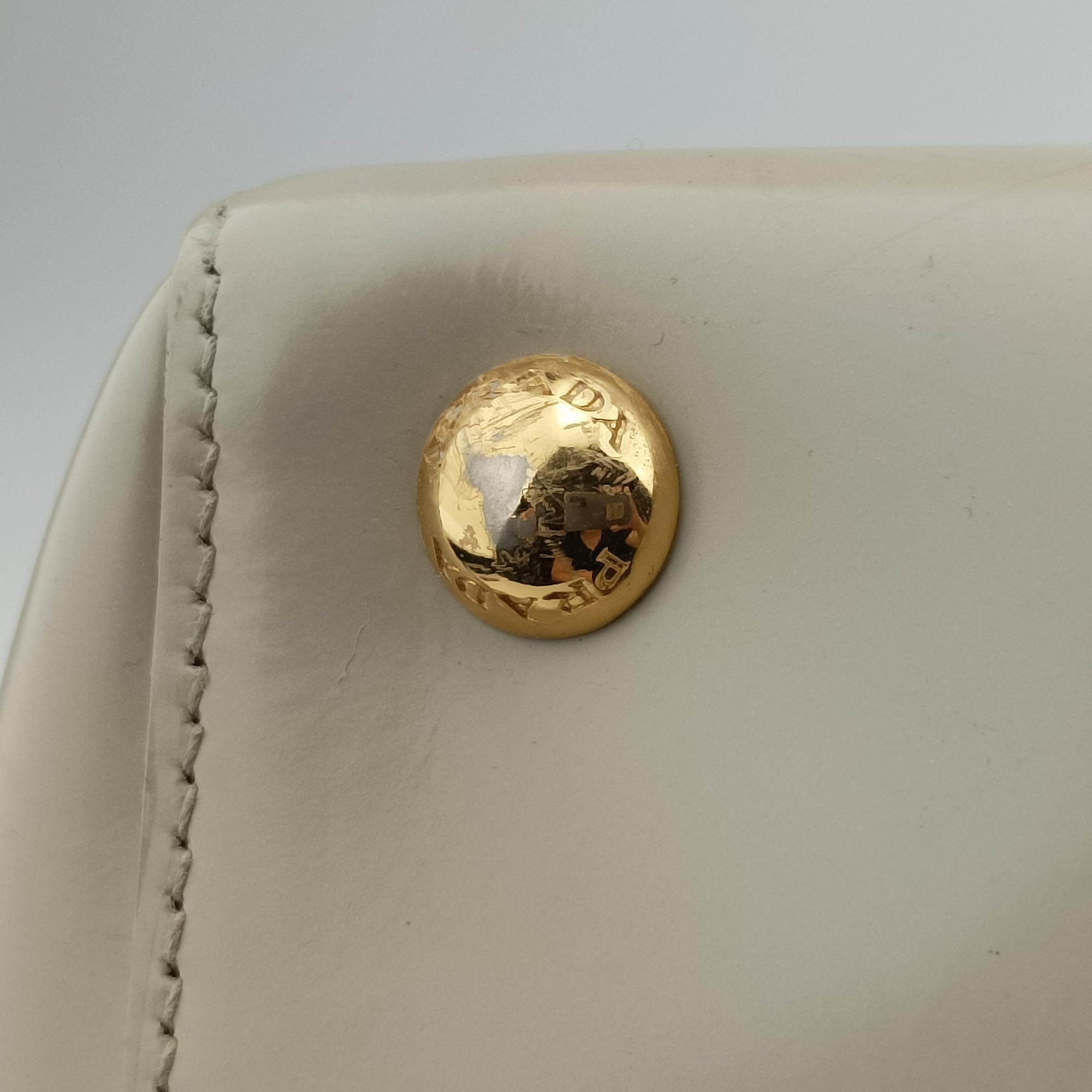 Pre-owned Prada Parabole Tote White Patent  shoulderbag | stylenewstar