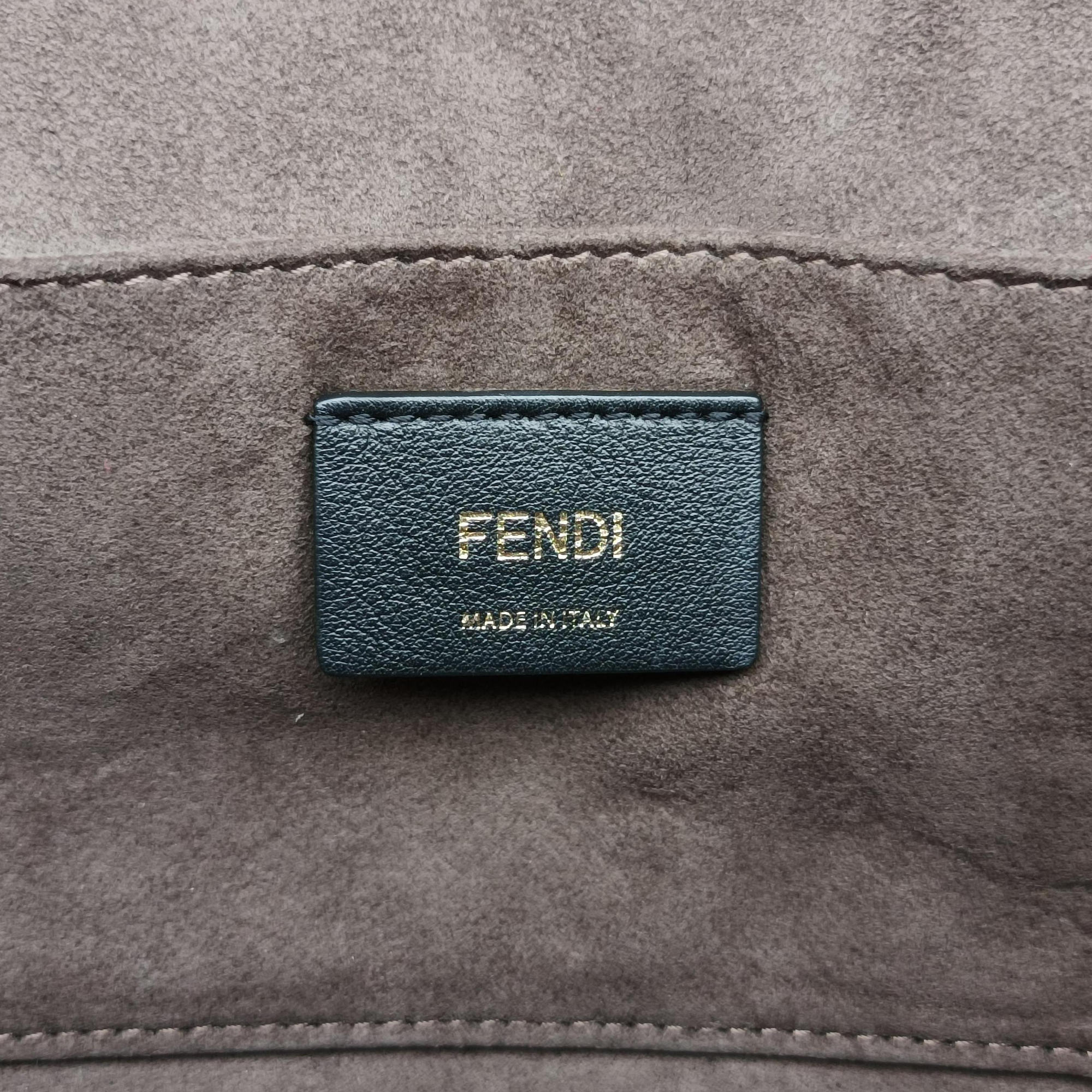 Secondhand Fendi KAN I Green Leather 8BT283 shoulderbag | stylenewstar