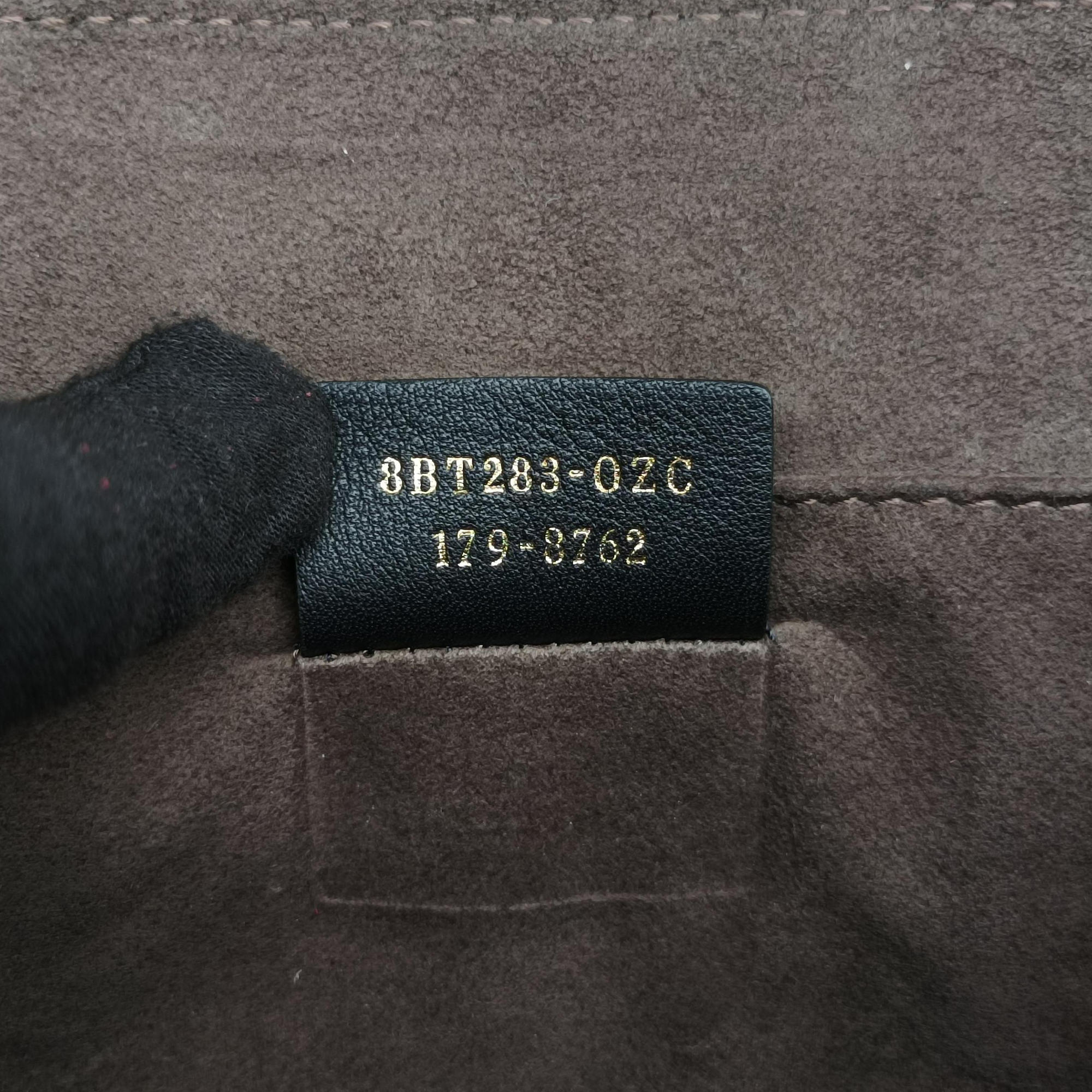 Secondhand Fendi KAN I Green Leather 8BT283 shoulderbag | stylenewstar