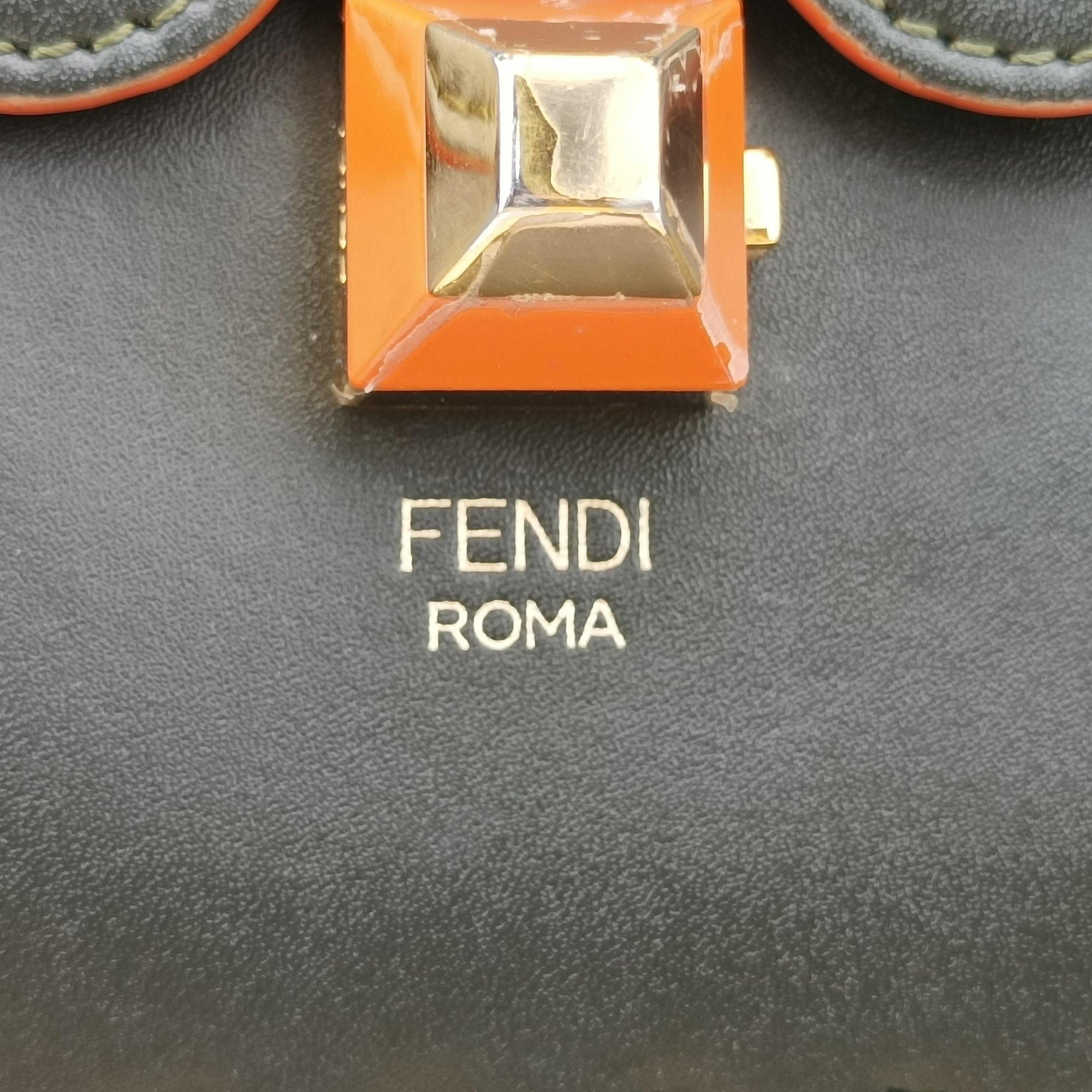 Secondhand Fendi KAN I Green Leather 8BT283 shoulderbag | stylenewstar