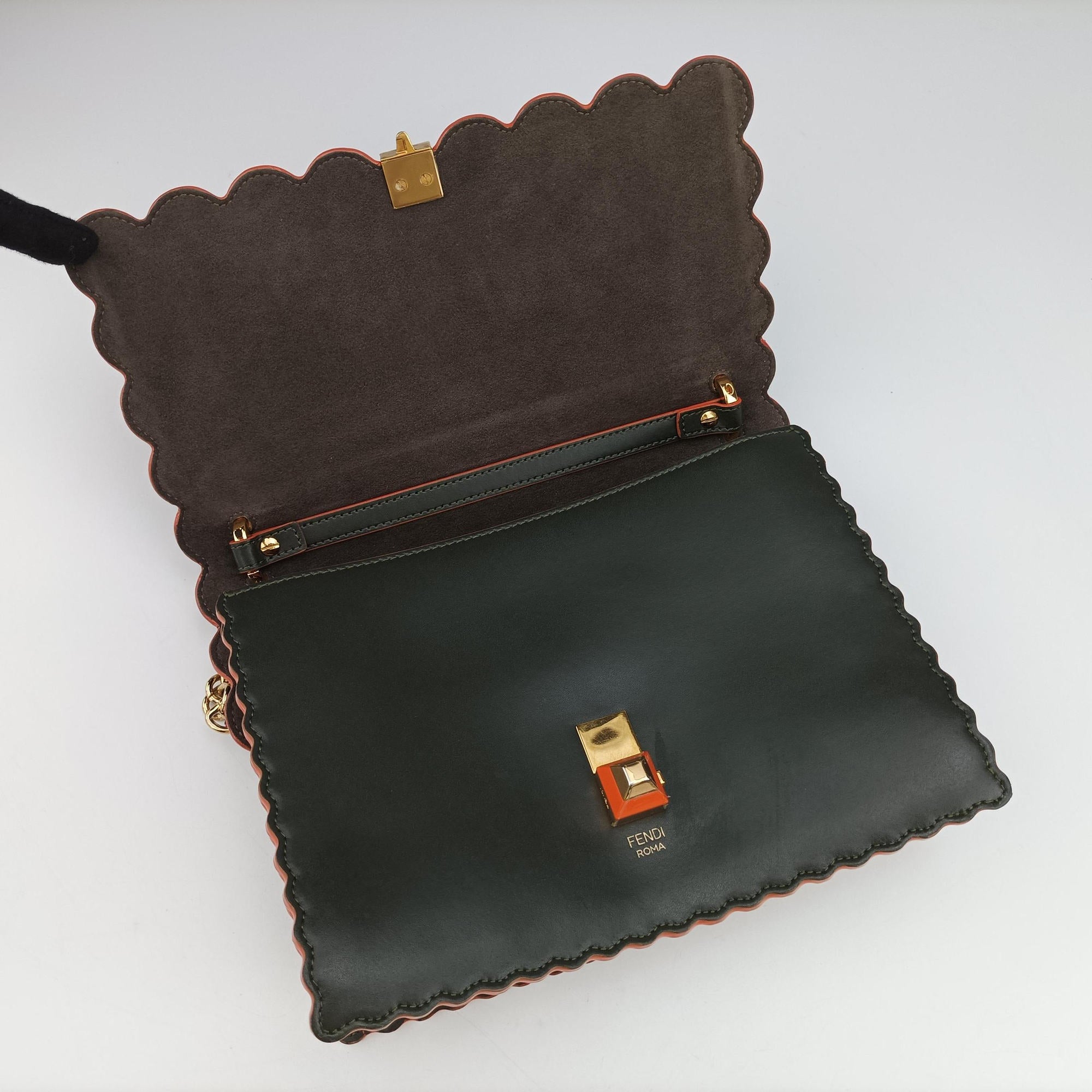 Secondhand Fendi KAN I Green Leather 8BT283 shoulderbag | stylenewstar