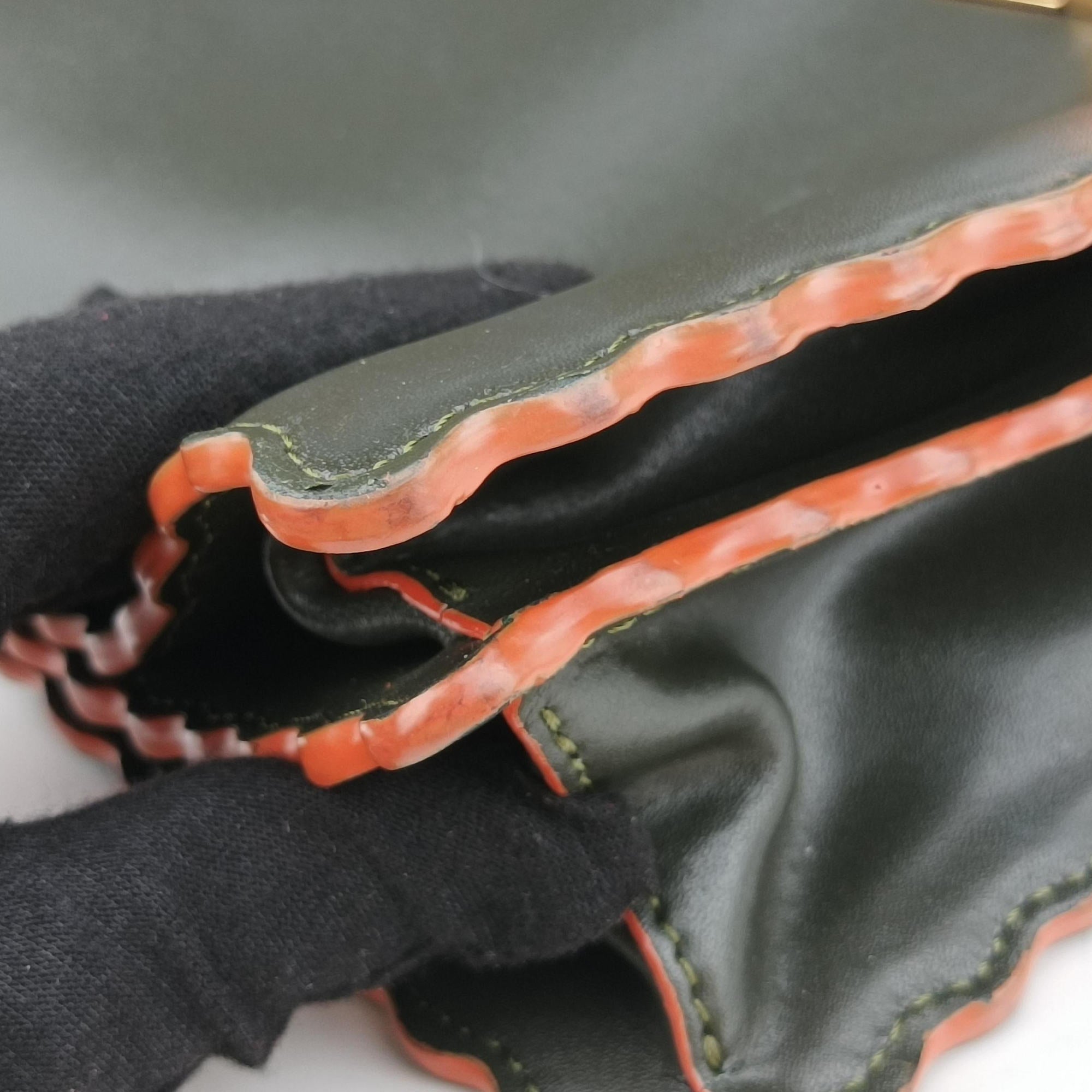 Secondhand Fendi KAN I Green Leather 8BT283 shoulderbag | stylenewstar