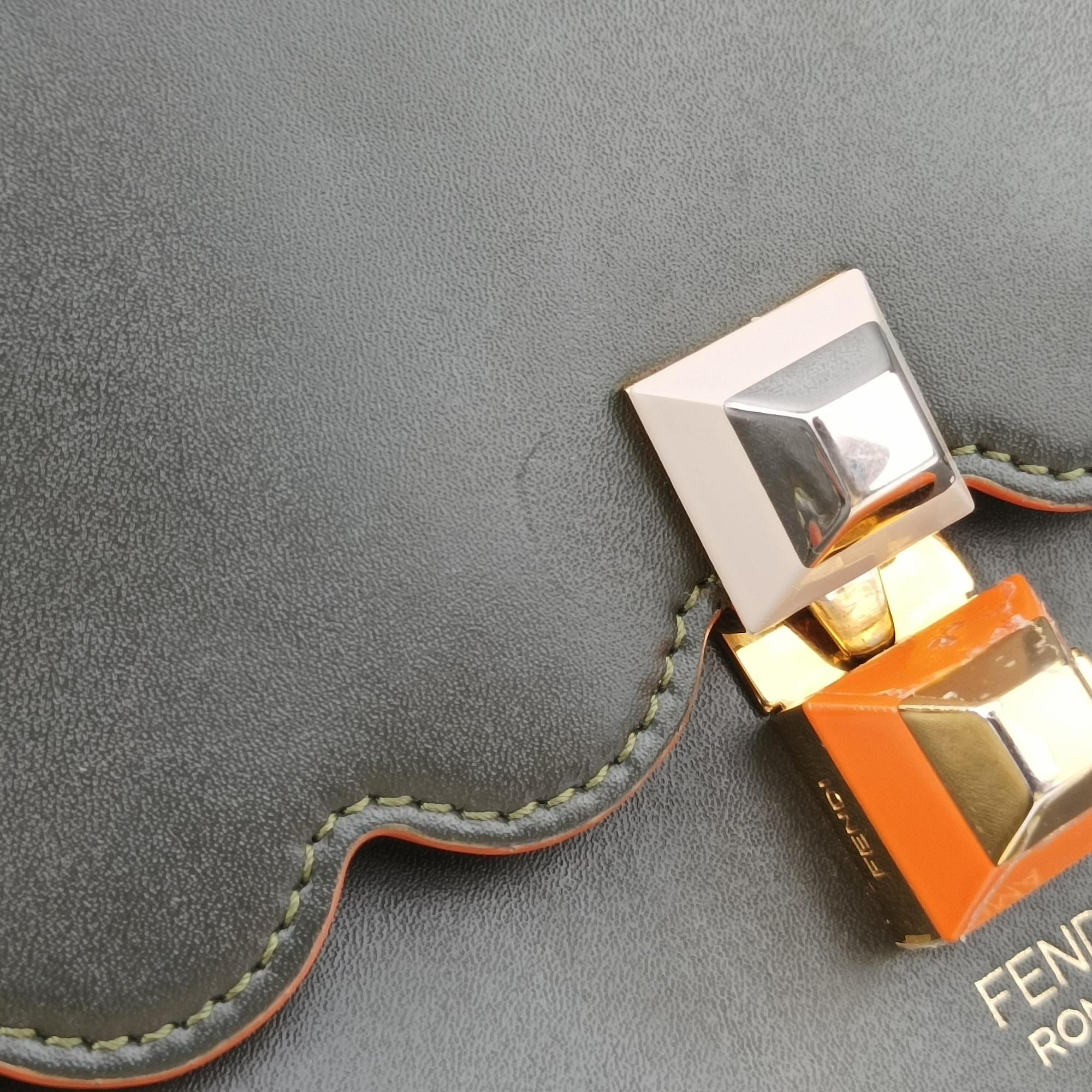 Secondhand Fendi KAN I Green Leather 8BT283 shoulderbag | stylenewstar