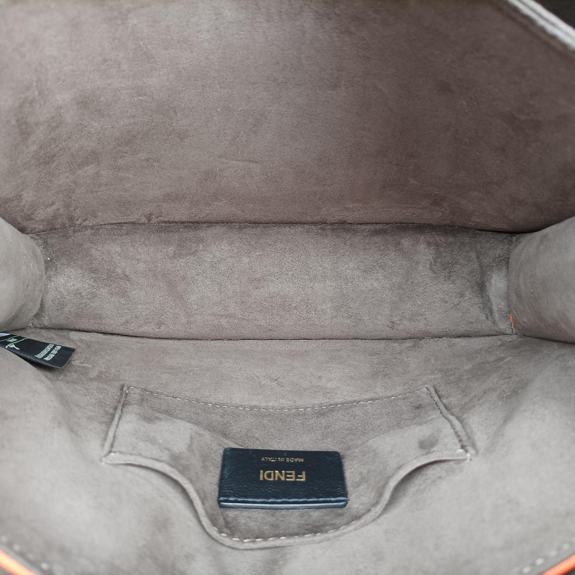 Secondhand Fendi KAN I Green Leather 8BT283 shoulderbag | stylenewstar