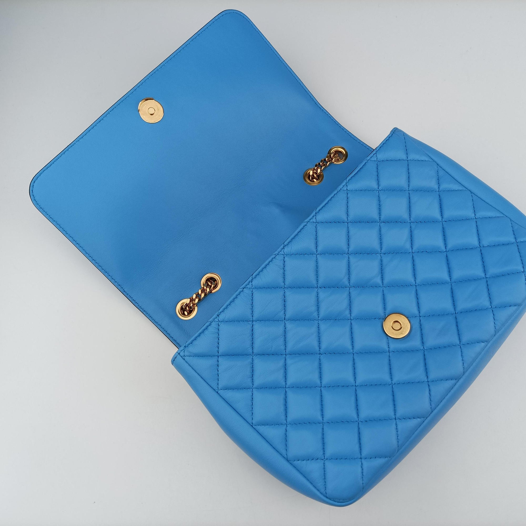 Pre-owned VERSACE Medusa Blue Leather  shoulderbag | stylenewstar