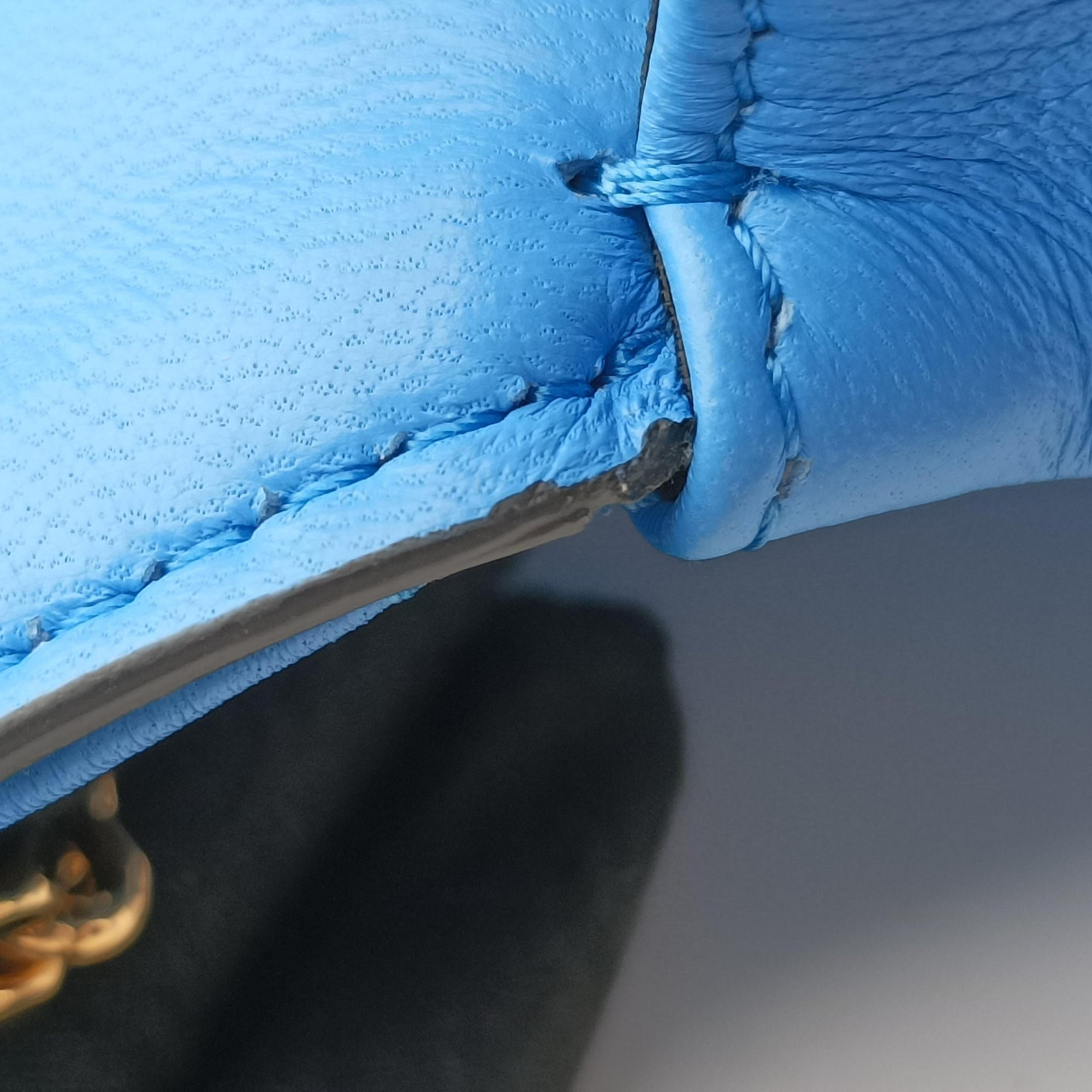 Pre-owned VERSACE Medusa Blue Leather  shoulderbag | stylenewstar