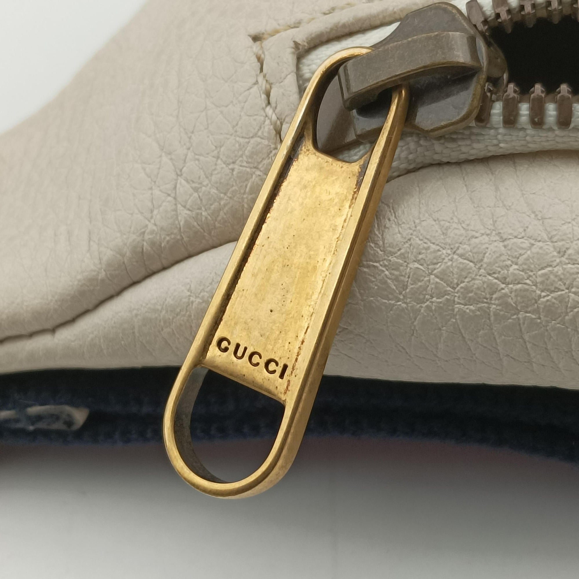 Vintage Gucci Print White Leather 527792 bum bag/waist bag | stylenewstar