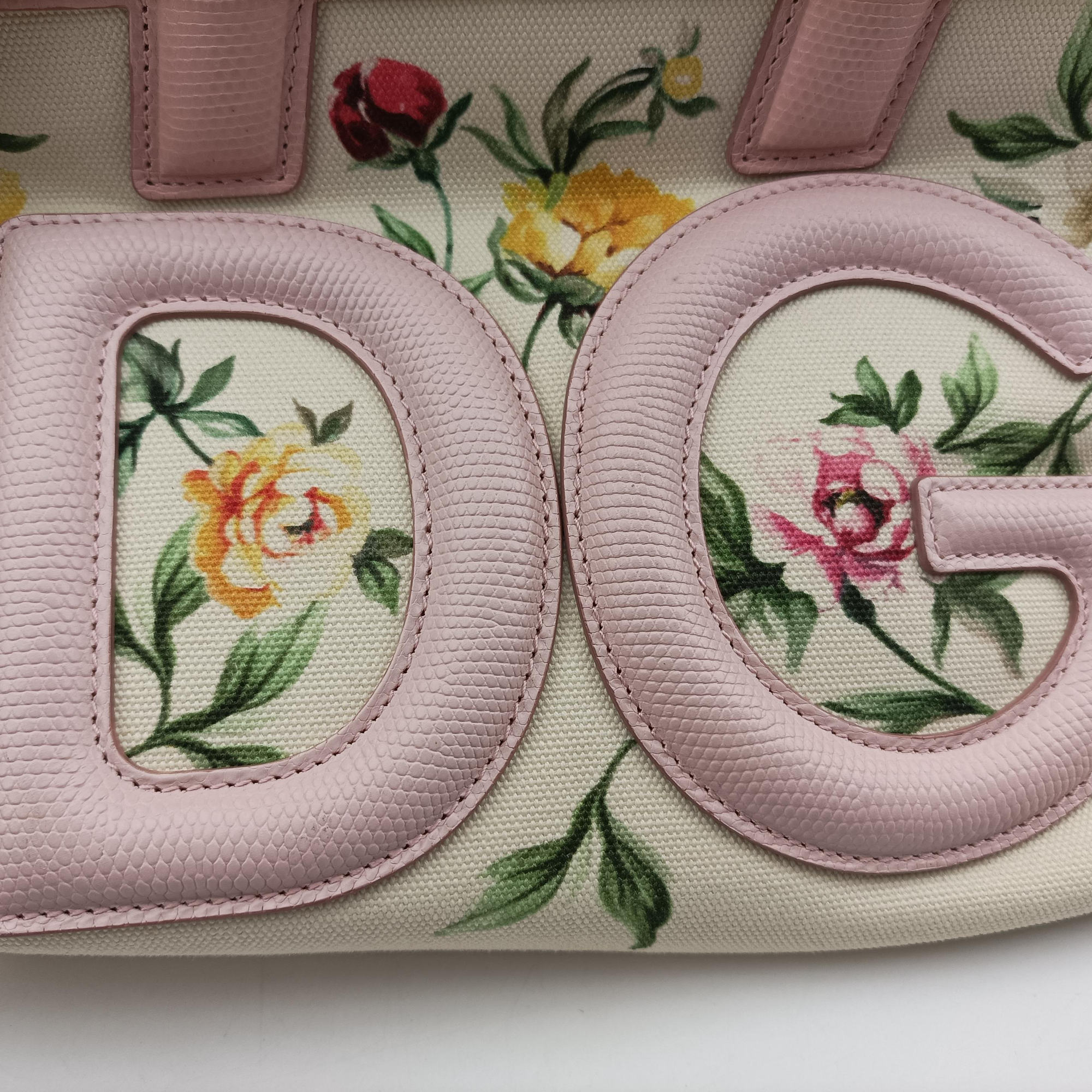 Pre-owned Dolce & Gabbana Floral Print Instabag White x Multicolor Canvas x Leather  shoulderbag | stylenewstar