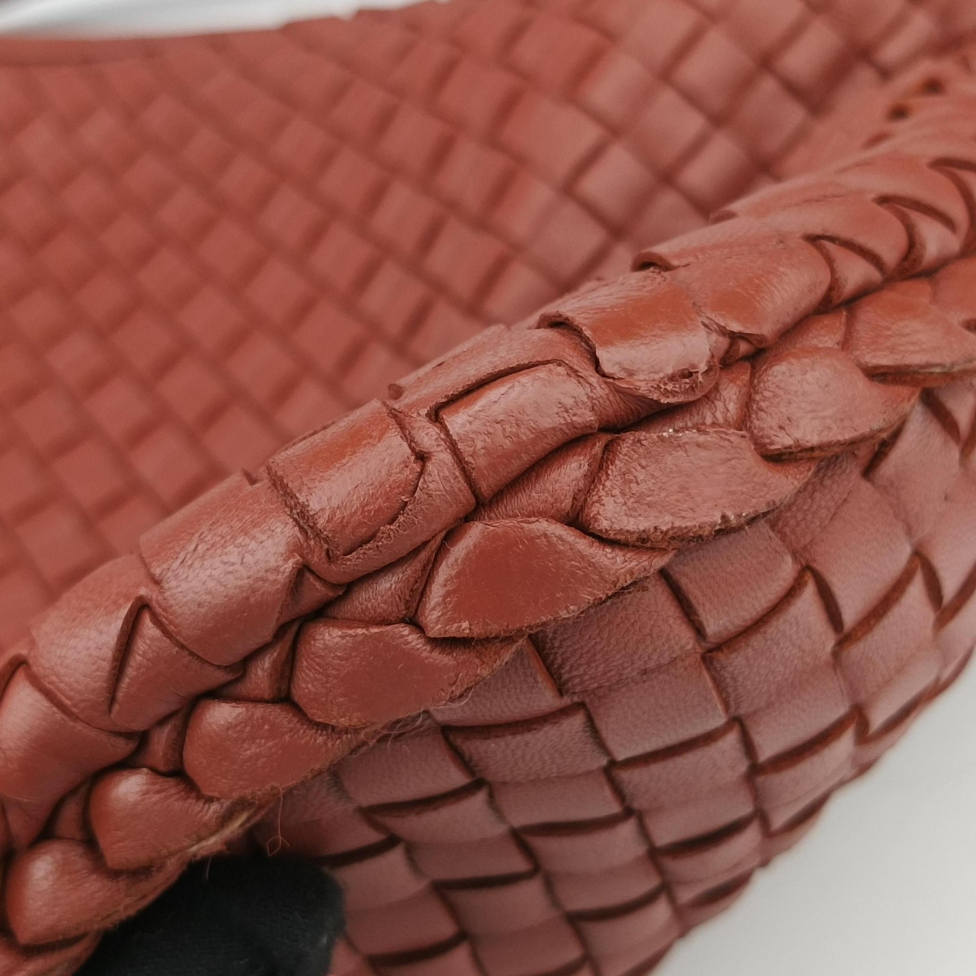 Pre-owned Bottega Veneta Intrecciato Red lambskin  handbag | stylenewstar