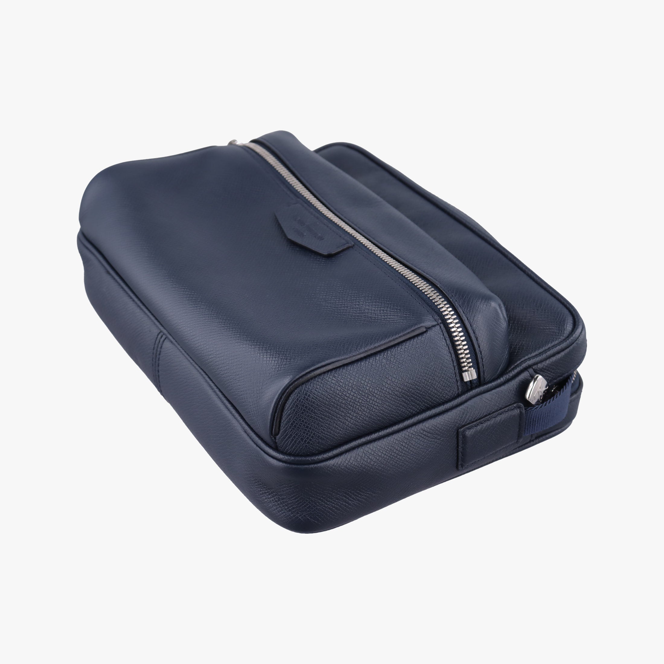 Vintage Louis Vuitton Outdoor Messenger PM Navy Taiga M33437 shoulderbag | stylenewstar