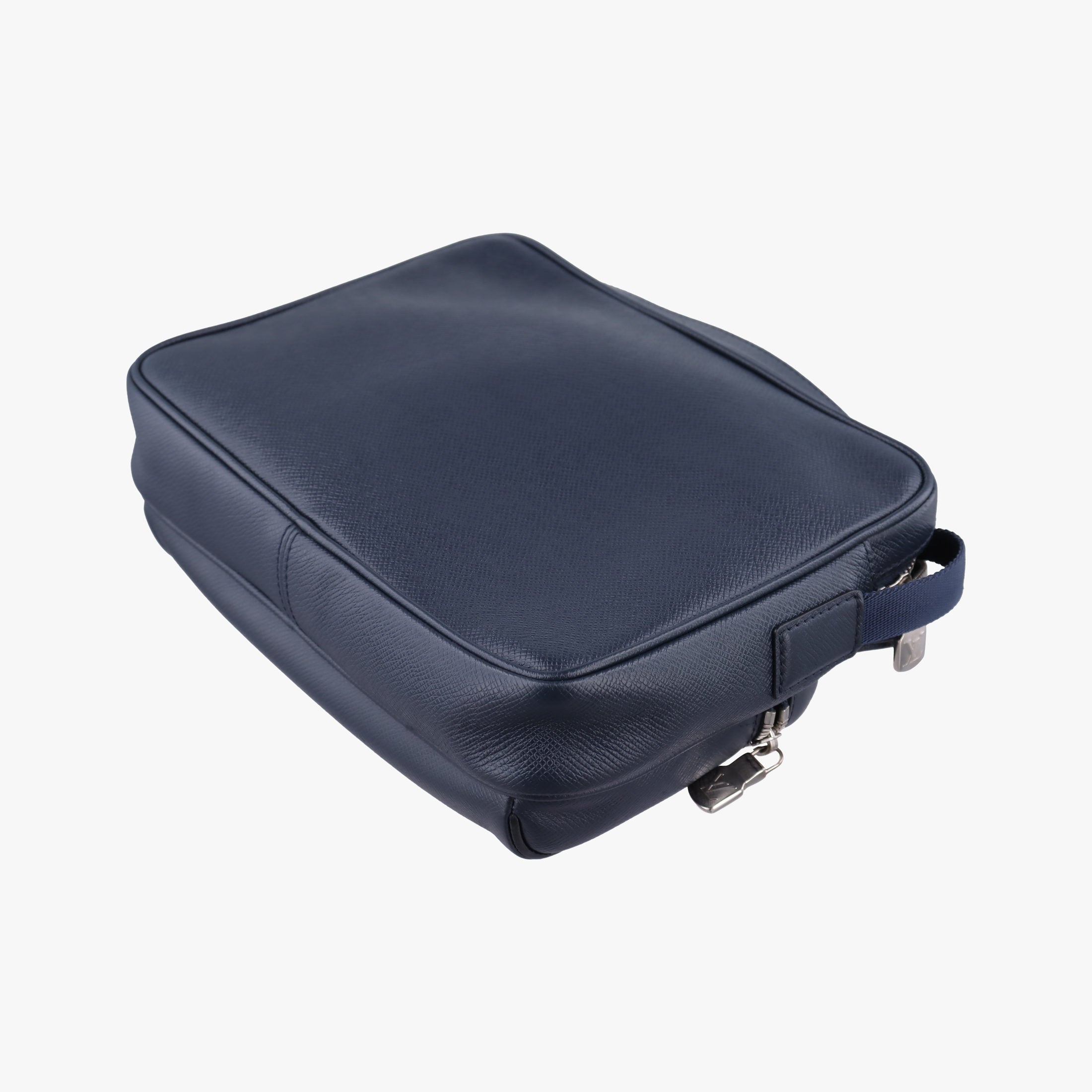 Vintage Louis Vuitton Outdoor Messenger PM Navy Taiga M33437 shoulderbag | stylenewstar