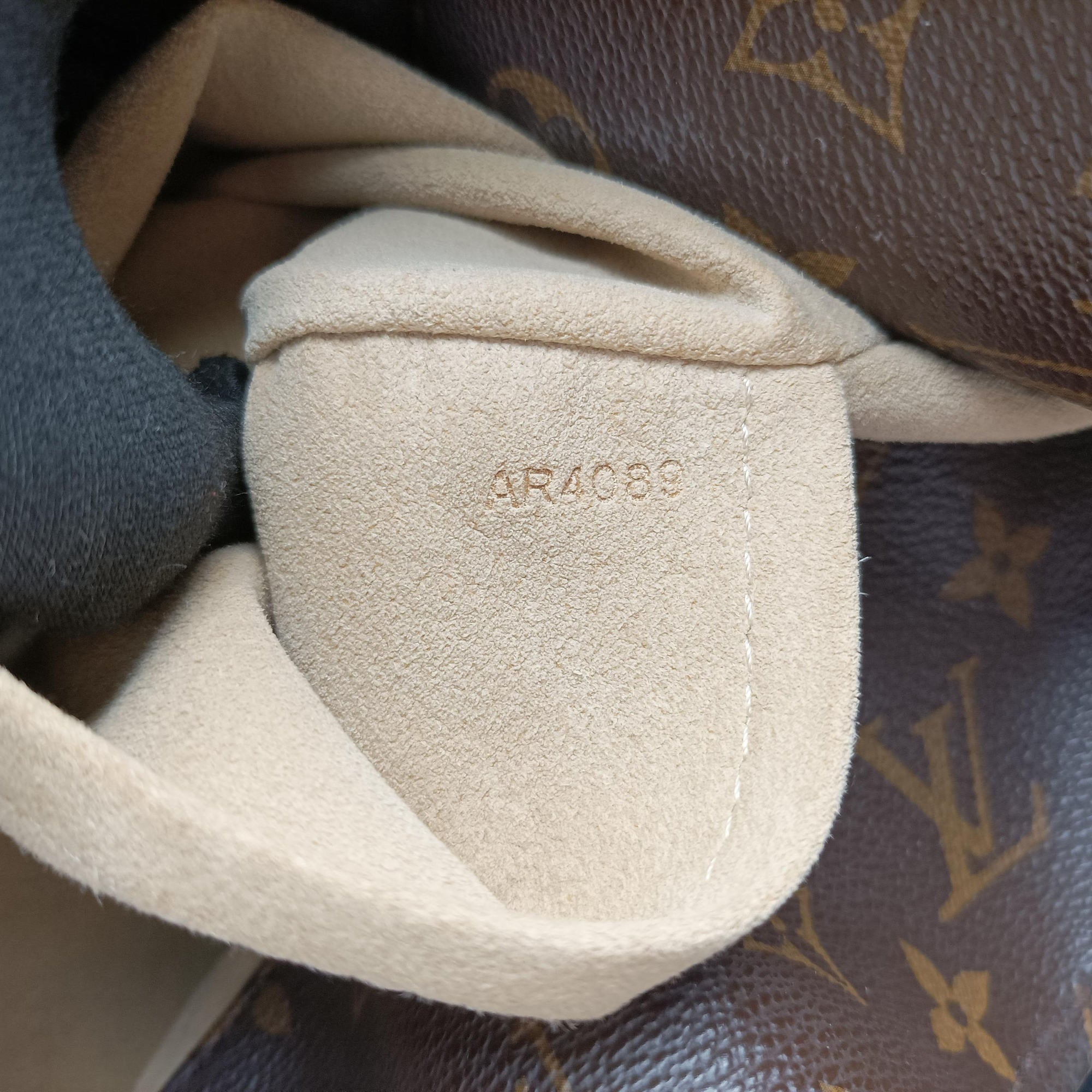 Vintage Louis Vuitton ARTSY MM Brown Monogram Canvas M40249 shoulderbag | stylenewstar