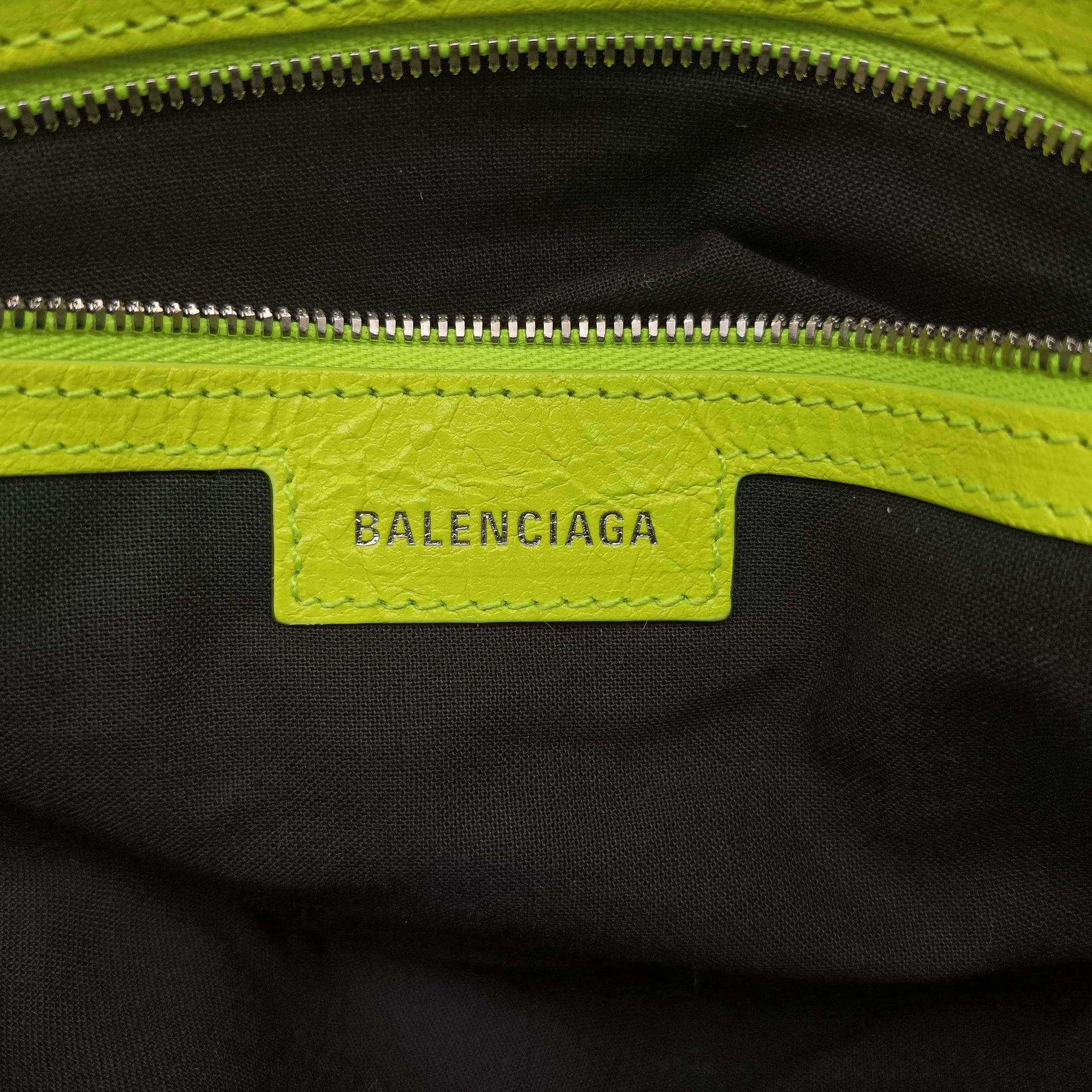 Secondhand Balenciaga Le Cagole Neon Yellow  lambskin  shoulderbag | stylenewstar