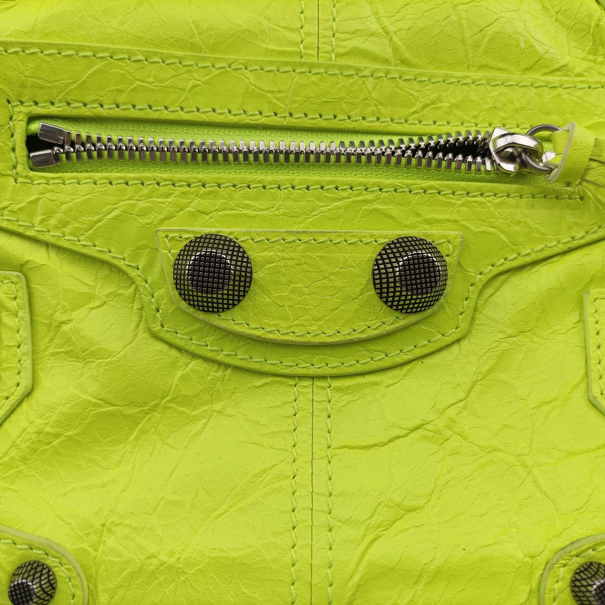 Secondhand Balenciaga Le Cagole Neon Yellow  lambskin  shoulderbag | stylenewstar
