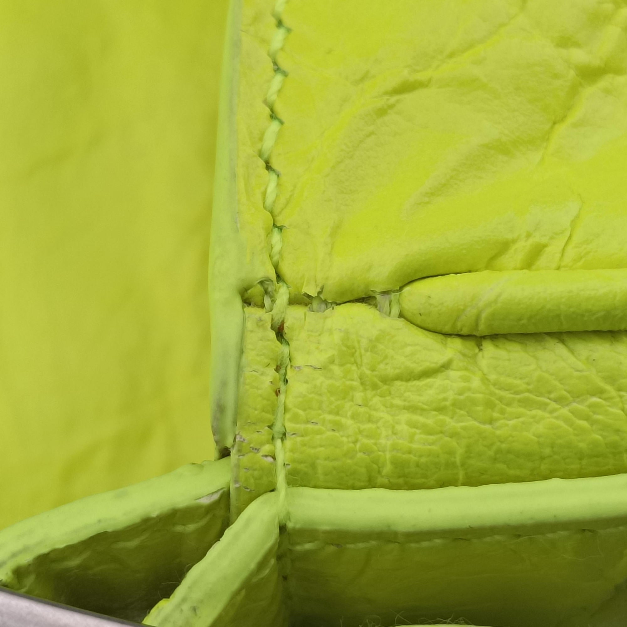 Secondhand Balenciaga Le Cagole Neon Yellow  lambskin  shoulderbag | stylenewstar