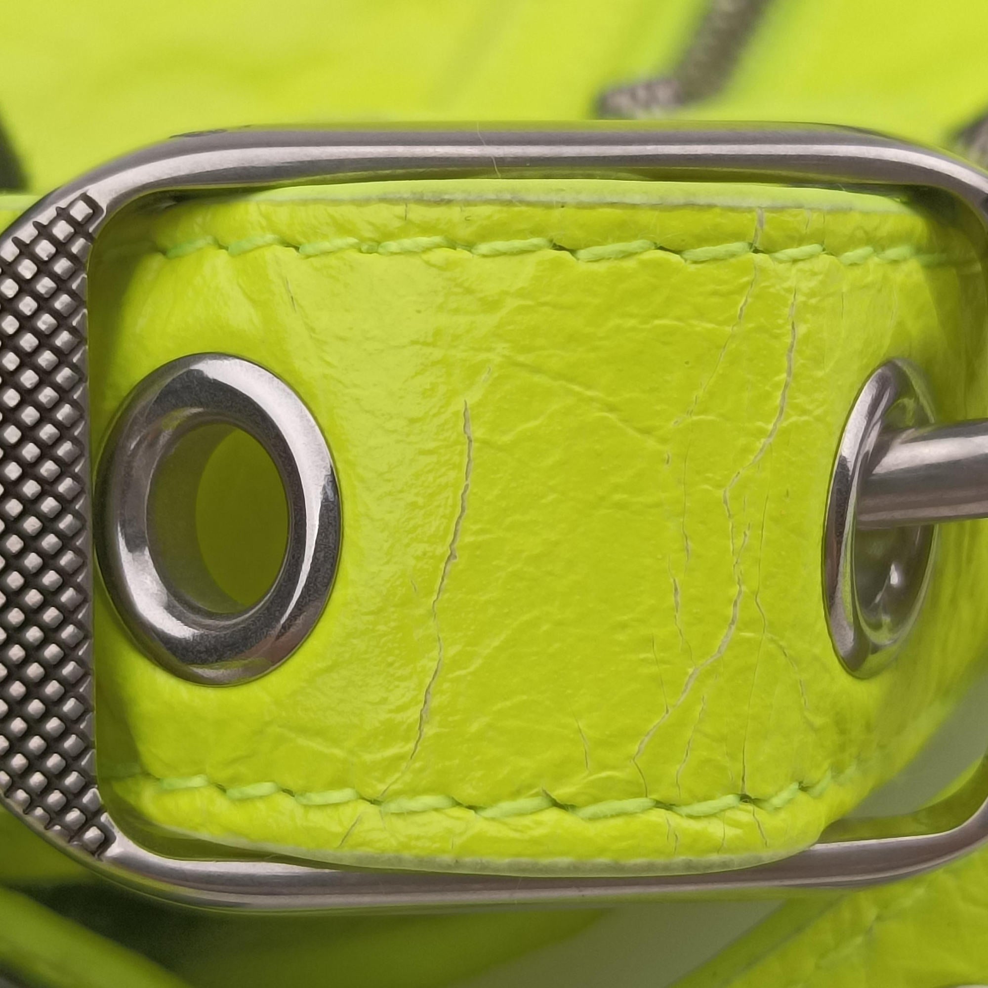Secondhand Balenciaga Le Cagole Neon Yellow  lambskin  shoulderbag | stylenewstar