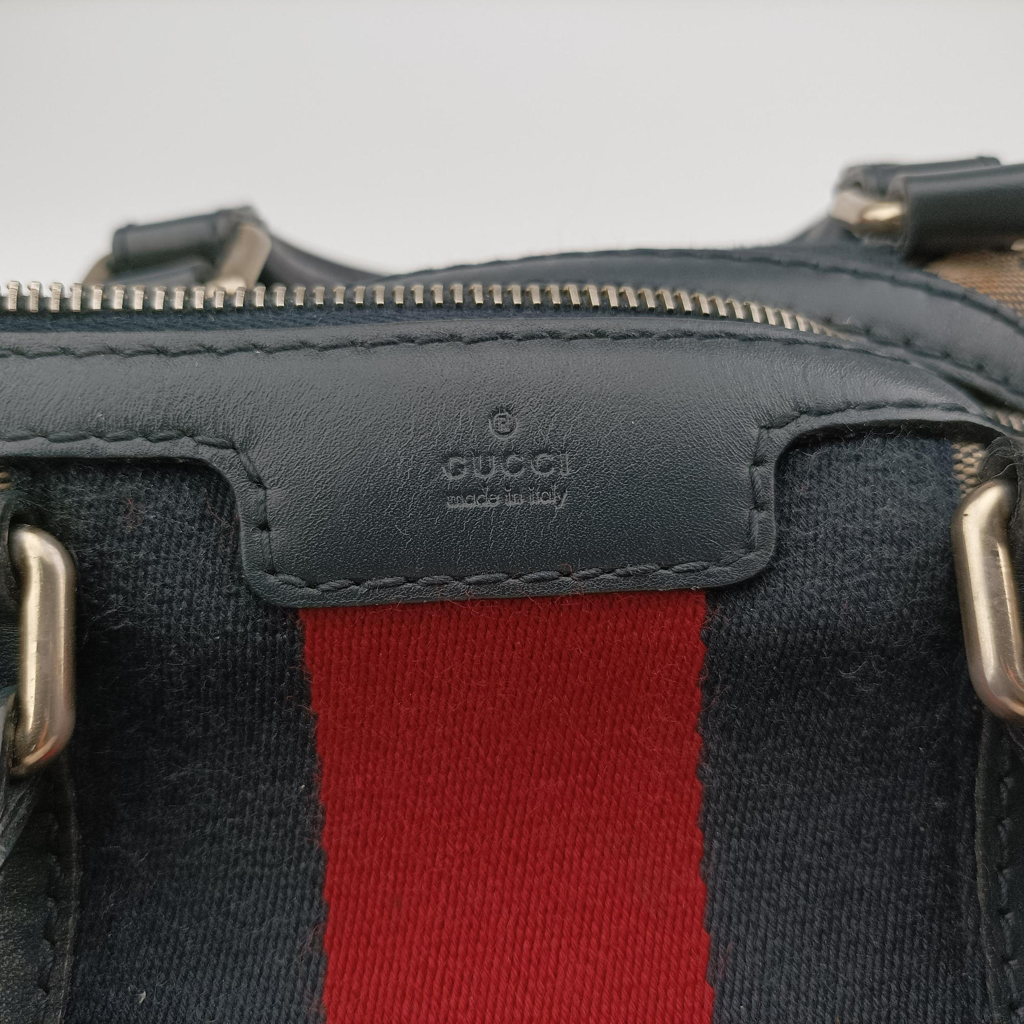 Vintage Gucci Sherry Line Navy×red×beige canvas×leather 247205 shoulderbag | stylenewstar