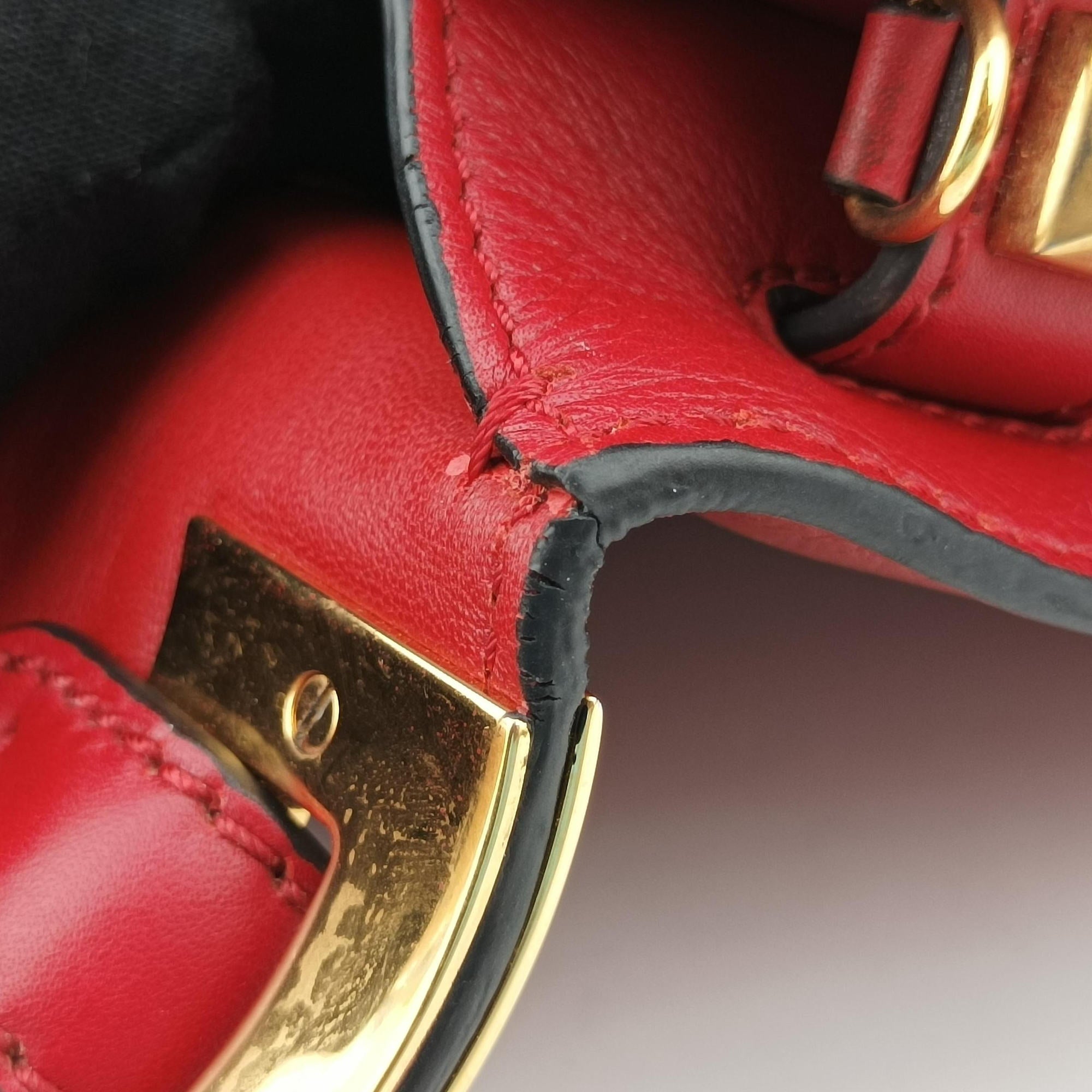 Pre-owned Valentino My Rockstud Red Leather  shoulderbag | stylenewstar