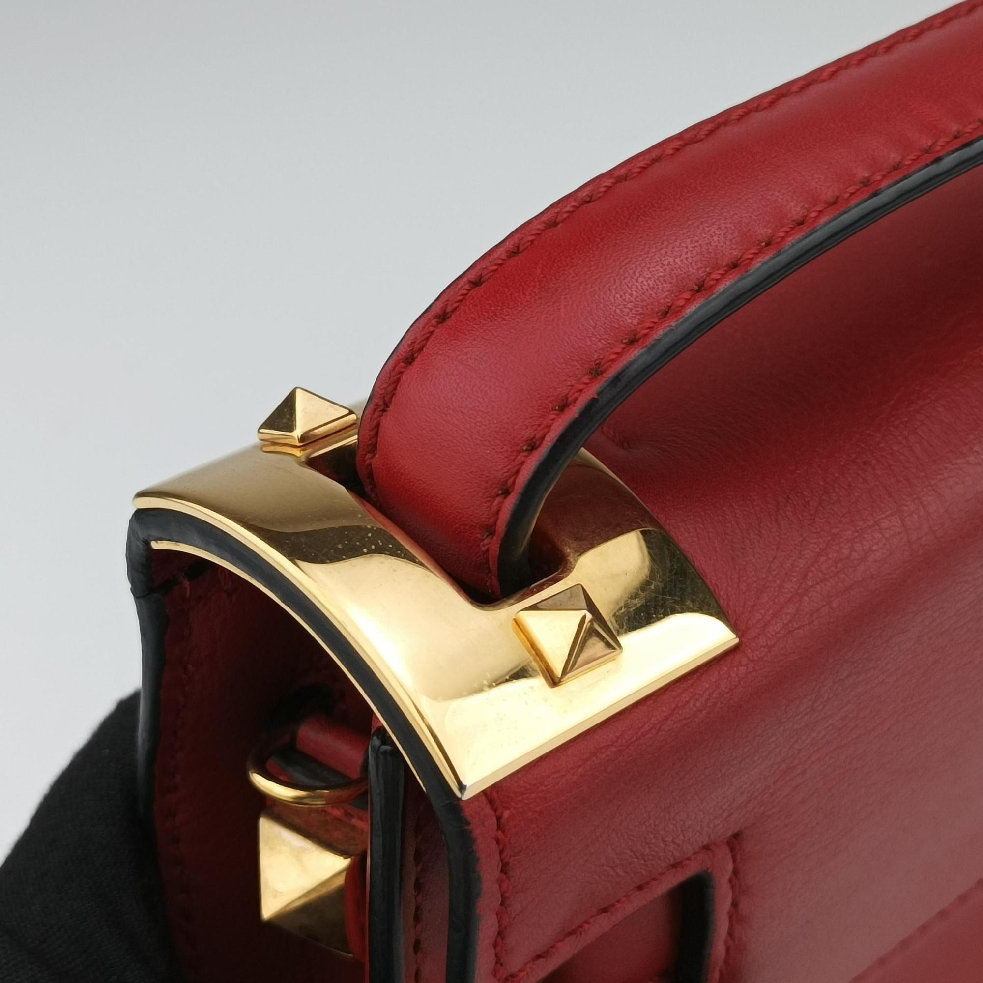 Pre-owned Valentino My Rockstud Red Leather  shoulderbag | stylenewstar