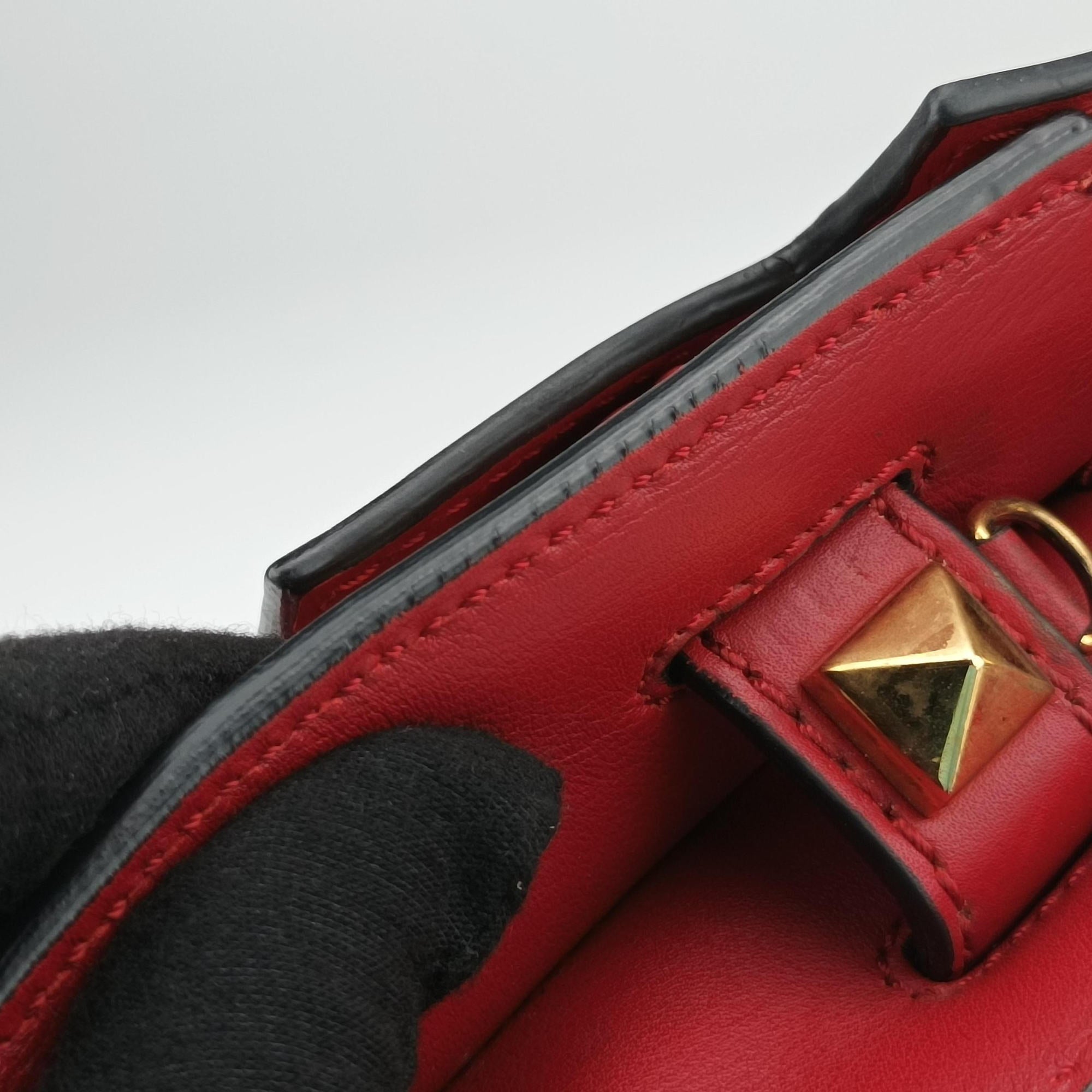 Pre-owned Valentino My Rockstud Red Leather  shoulderbag | stylenewstar