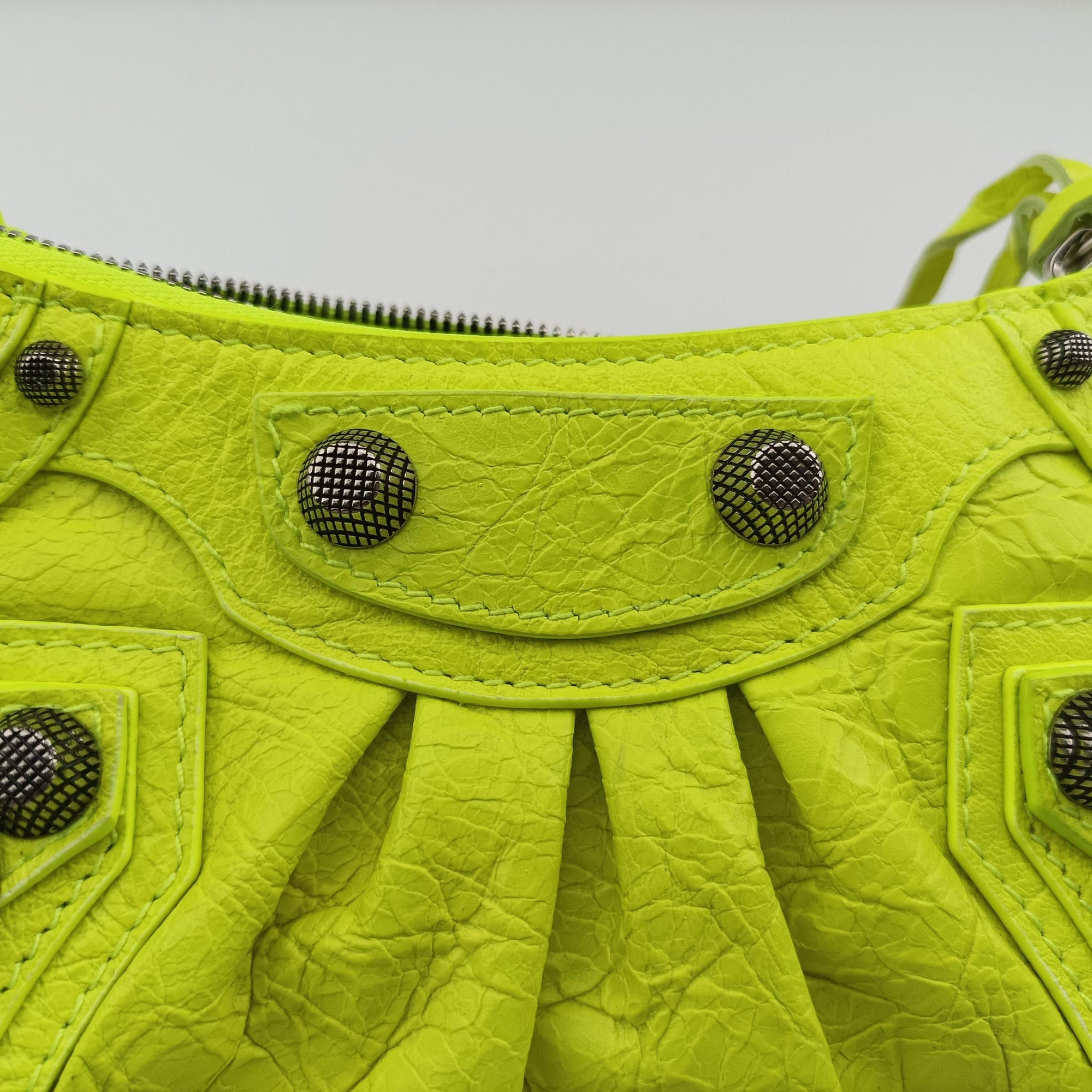 Pre-owned Balenciaga Le Cagole Green lambskin  shoulderbag | stylenewstar