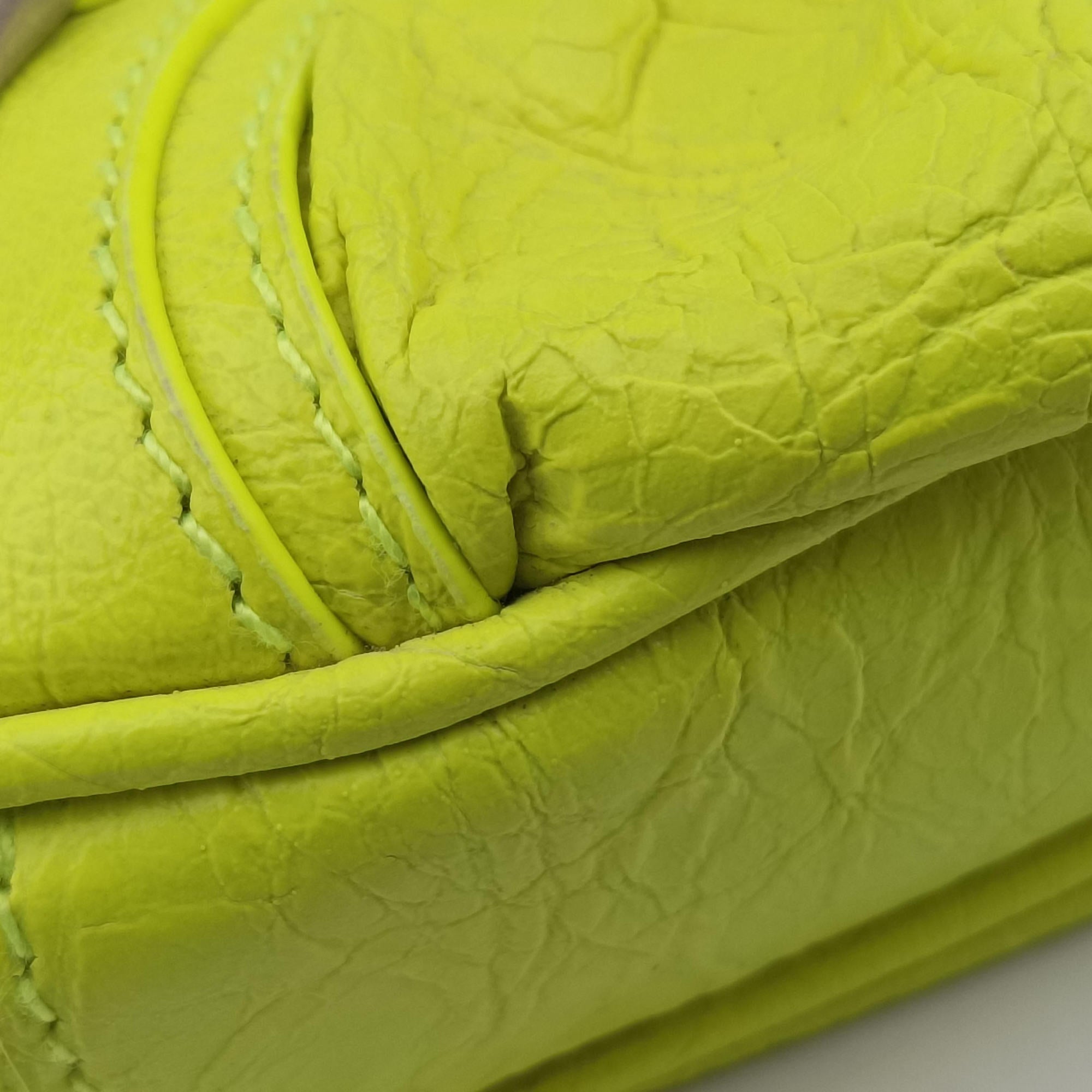 Pre-owned Balenciaga Le Cagole Green lambskin  shoulderbag | stylenewstar