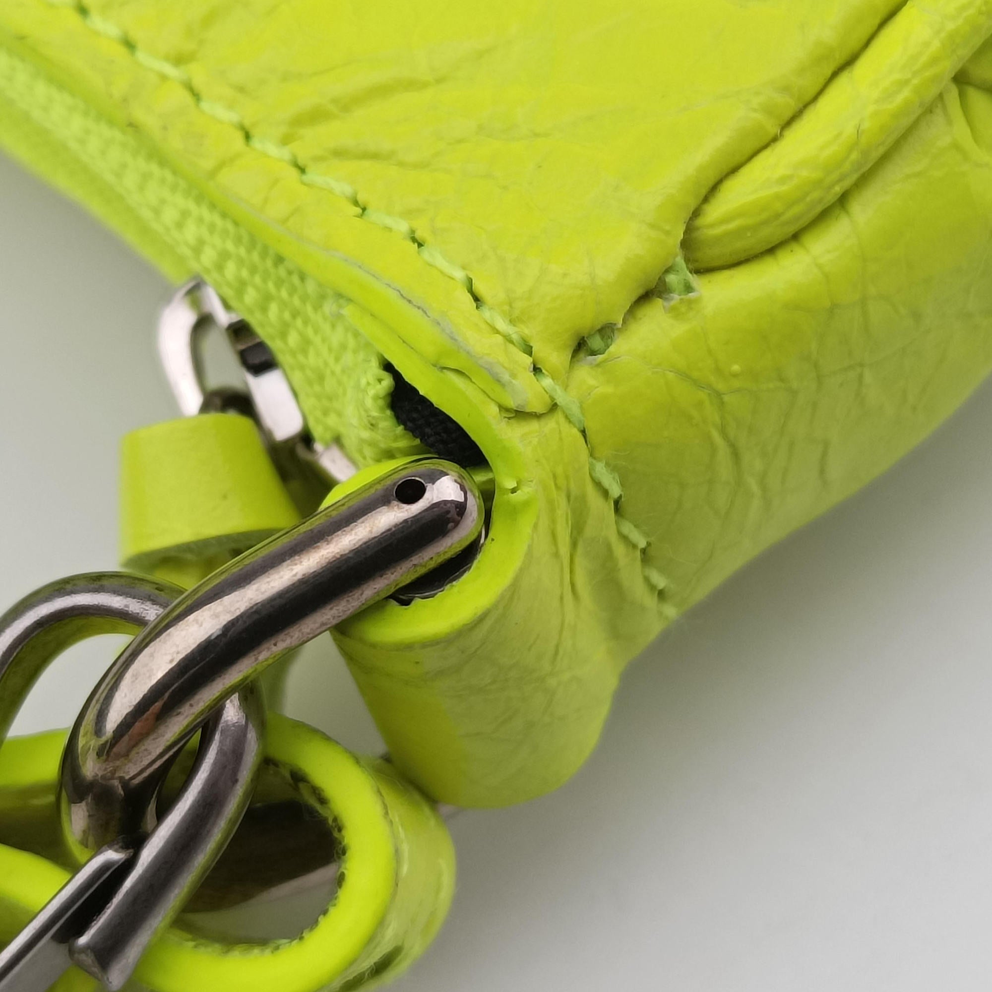 Pre-owned Balenciaga Le Cagole Green lambskin  shoulderbag | stylenewstar