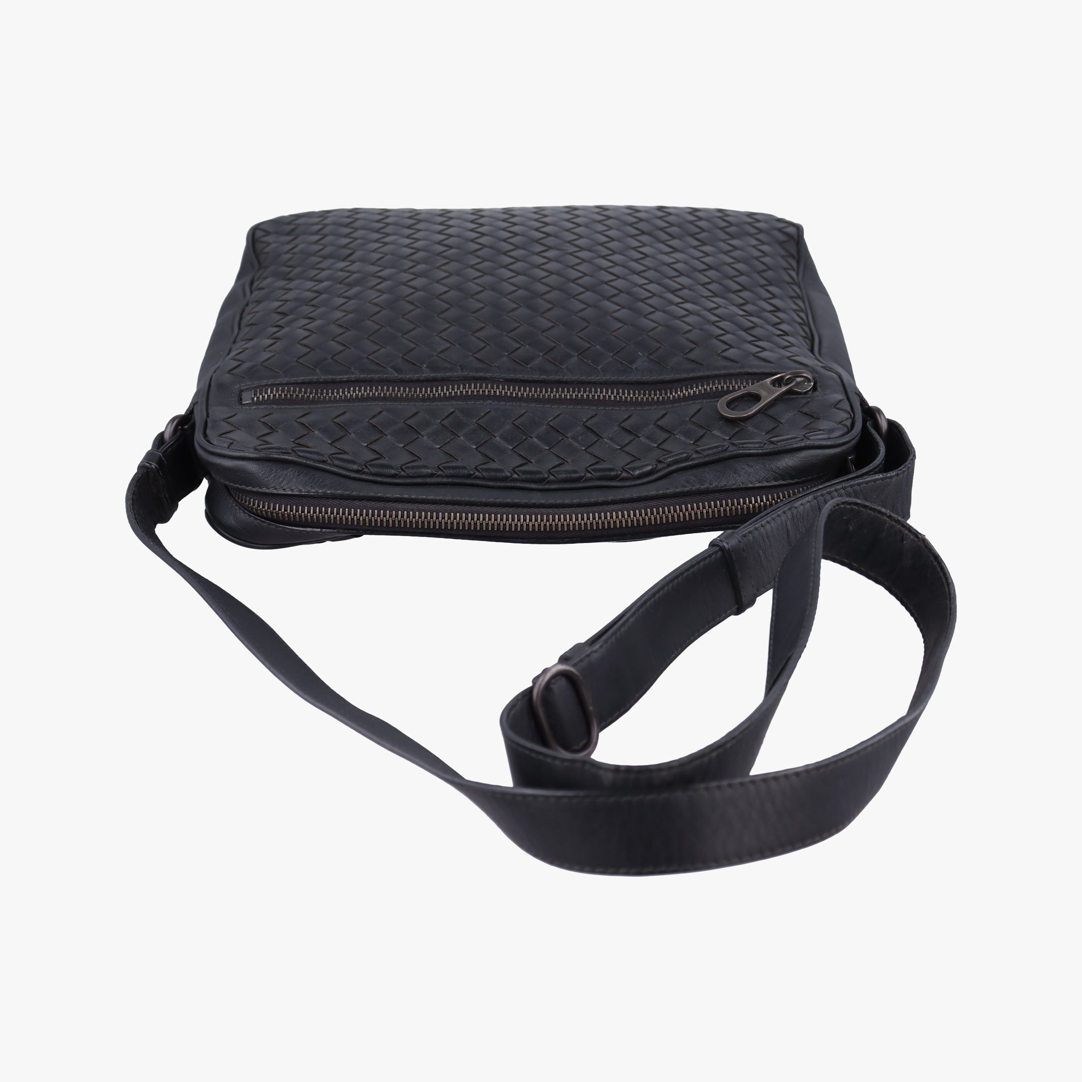 Pre-owned Bottega Veneta Intrecciato Black lambskin  shoulderbag | stylenewstar