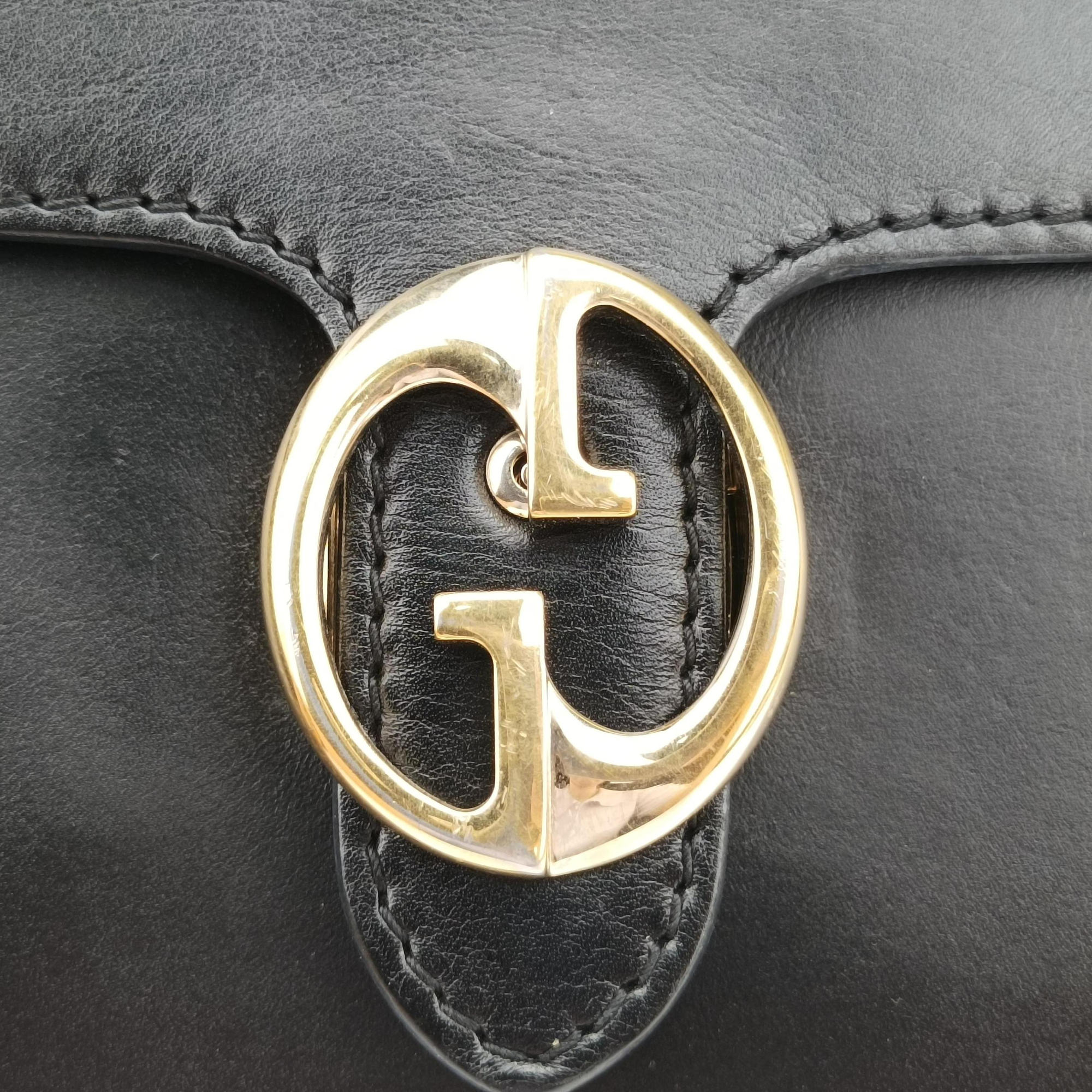 Secondhand Gucci Interlocking 1973 Flap Black Leather 277522 shoulderbag | stylenewstar