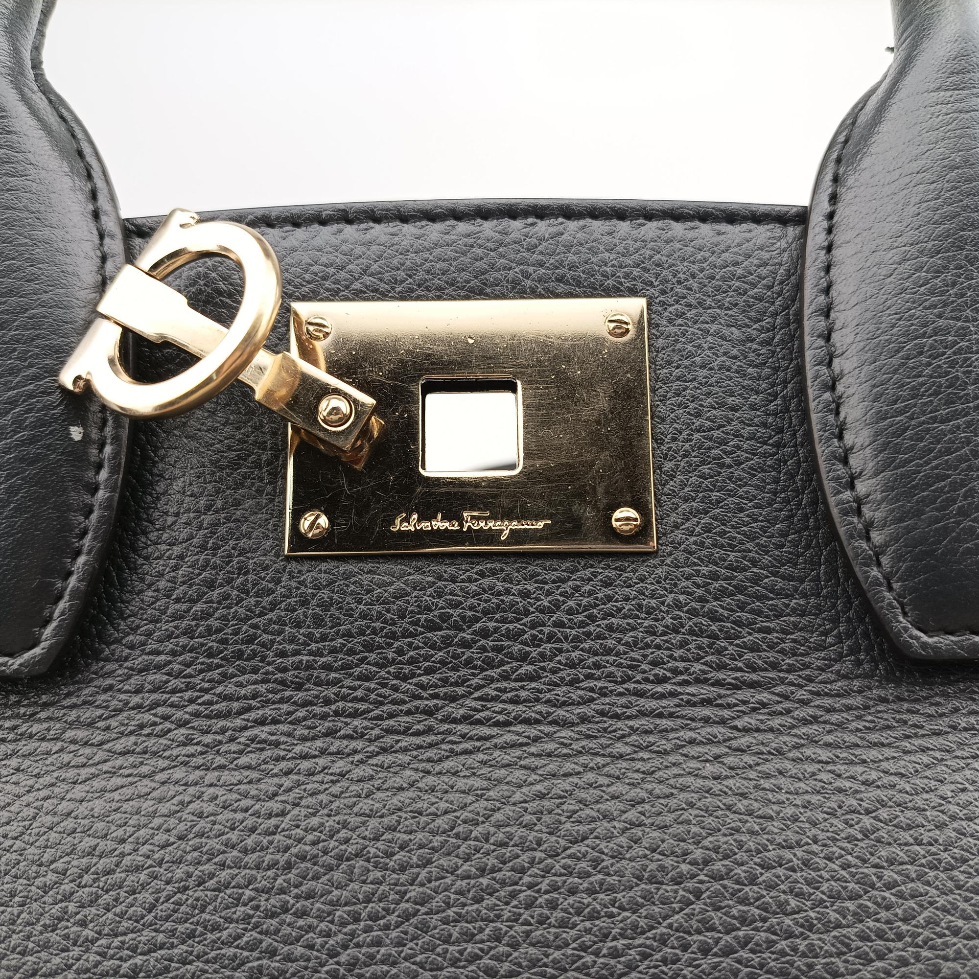 Pre-owned Ferragamo Studio Dark Gray Grained Calfskin  shoulderbag | stylenewstar