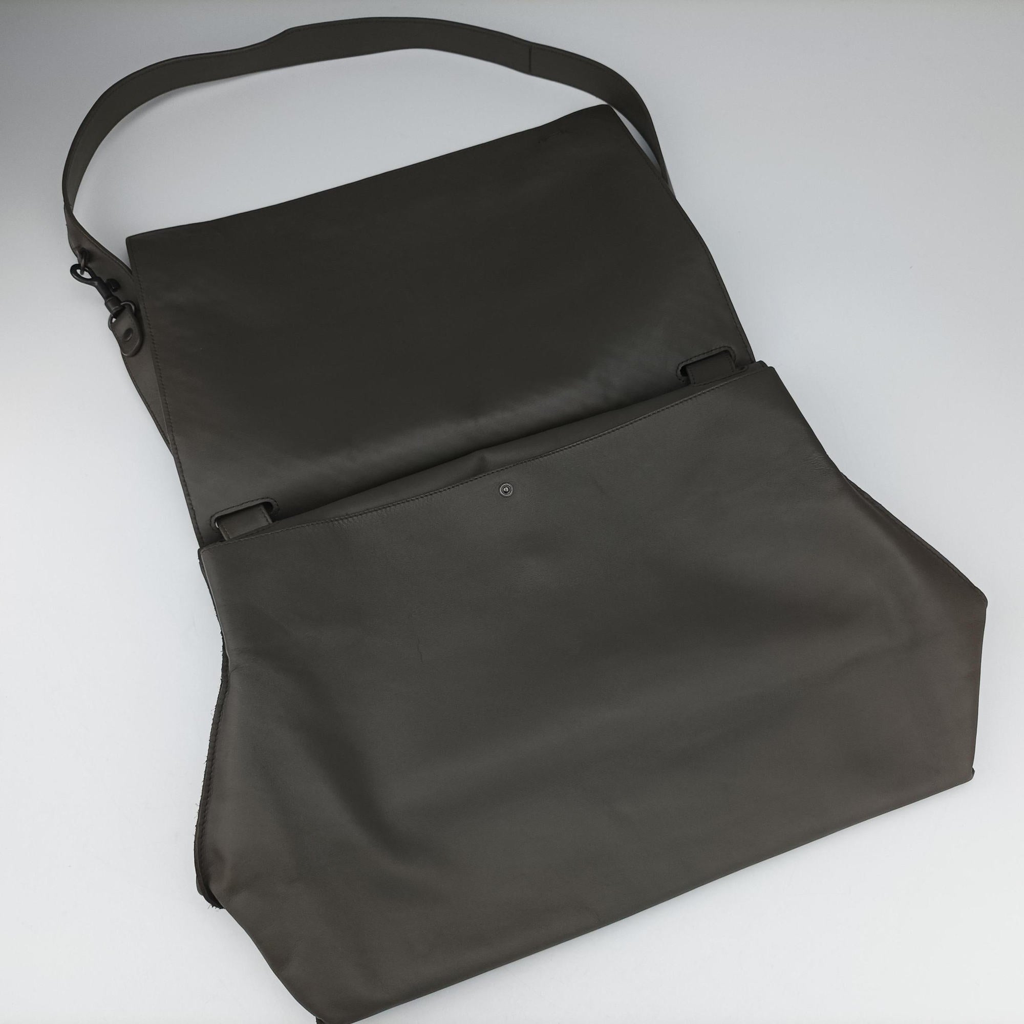 Pre-owned Bottega Veneta Intrecciato Grey lambskin  shoulderbag | stylenewstar