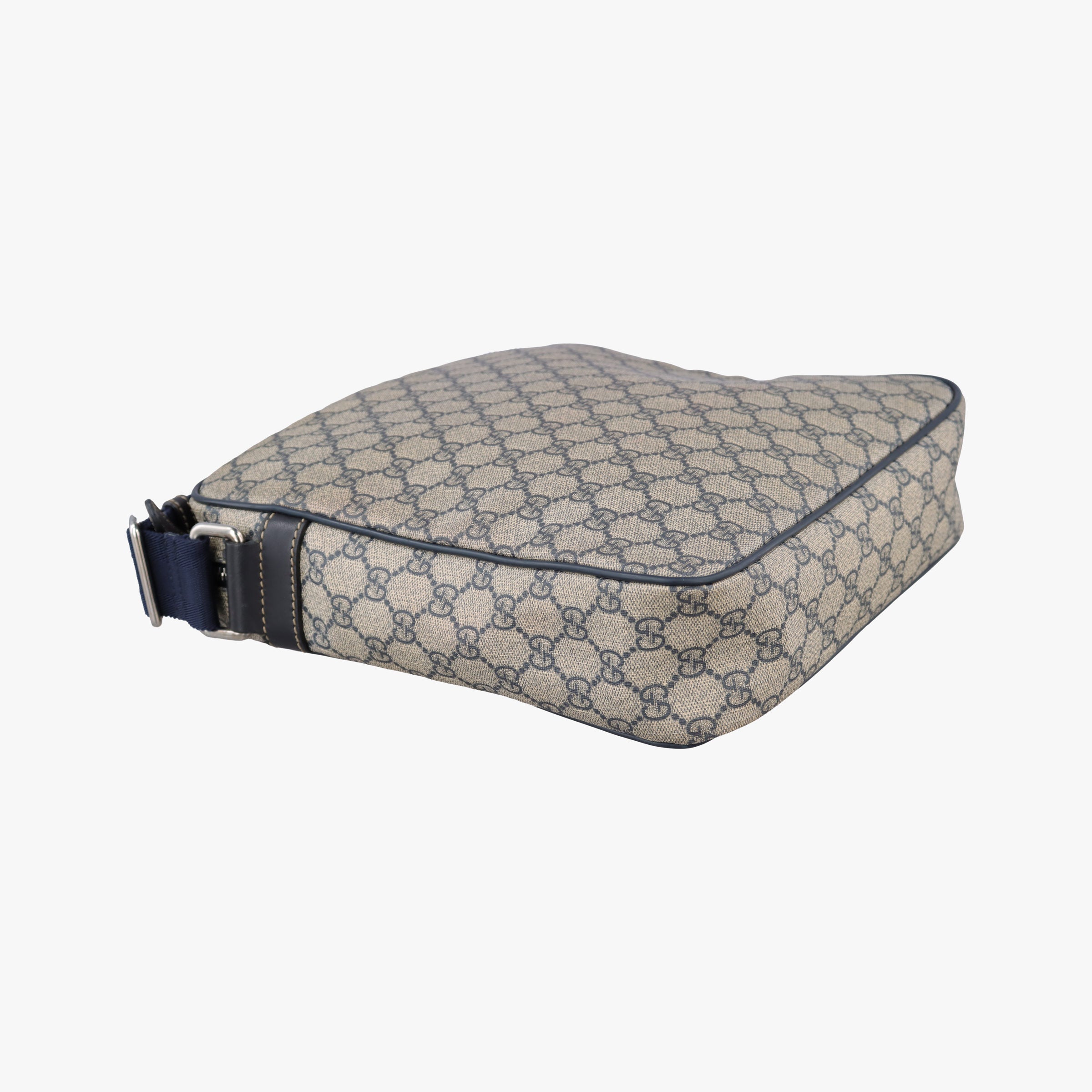 Secondhand Gucci GG Imprime Messenger Beige × Navy PVC coated canvas×leather 201448 shoulderbag | stylenewstar