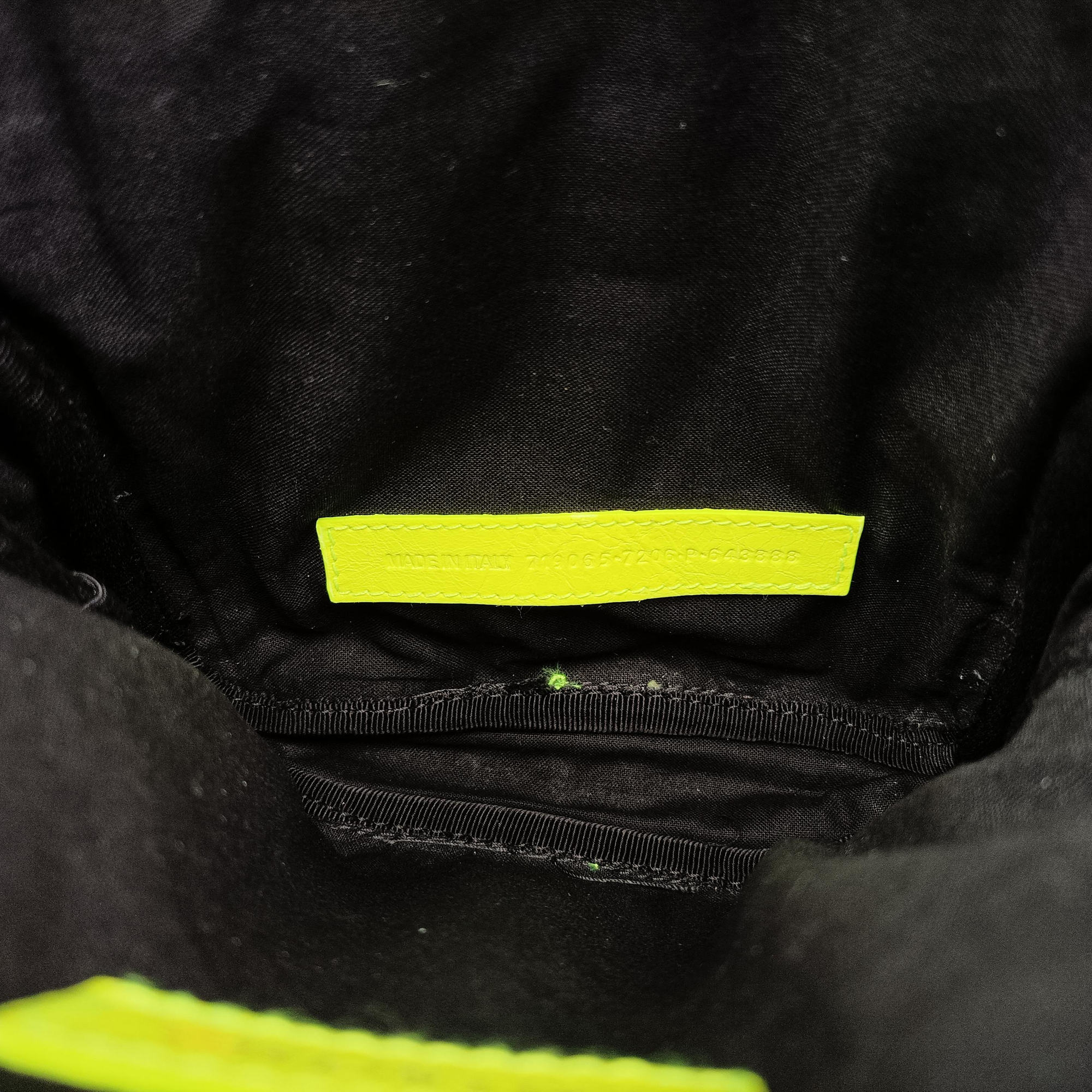 Pre-owned Balenciaga Le Cagole Neon Yellow lambskin  shoulderbag | stylenewstar