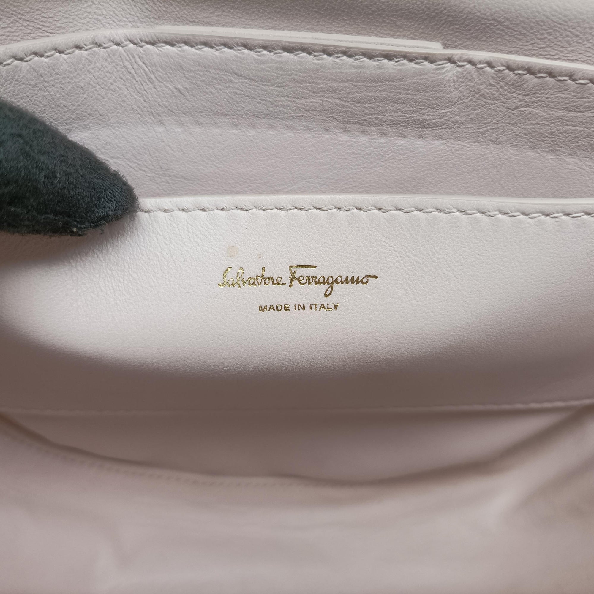 Pre-owned Ferragamo ガンチーニ Pink Snakeskin  shoulderbag | stylenewstar