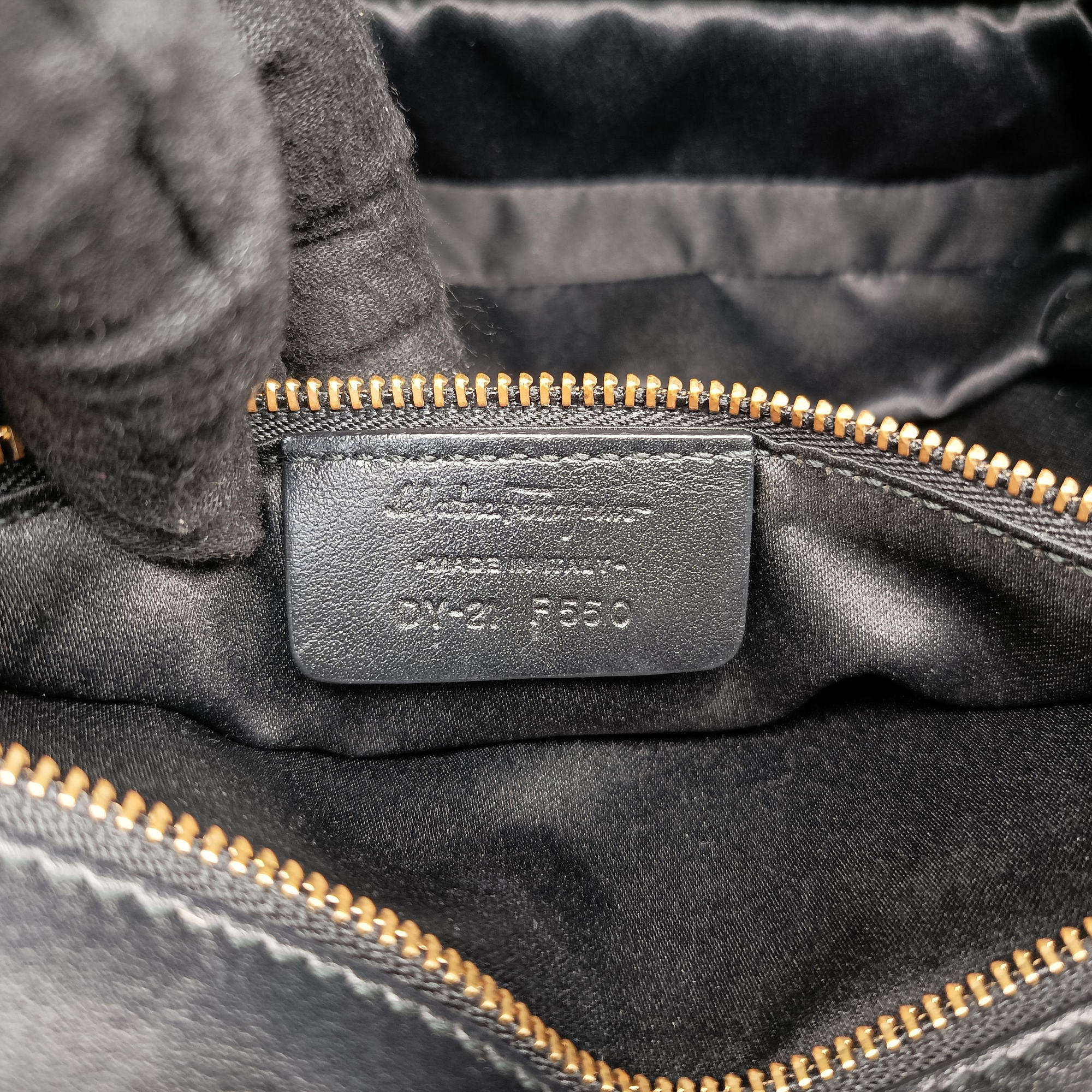 Vintage Ferragamo Vara Stripe Black× Gold×Silver Leather  shoulderbag | stylenewstar