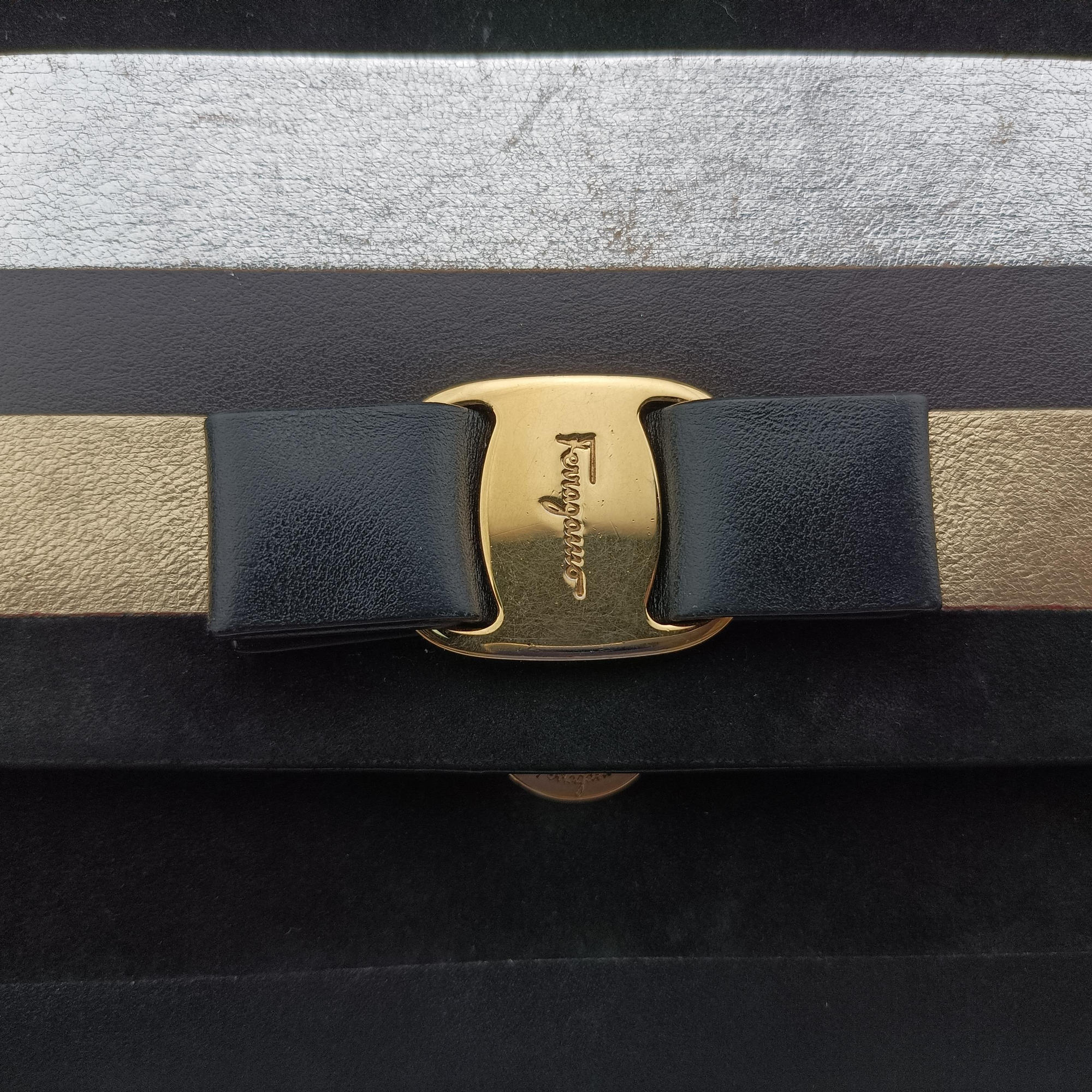 Vintage Ferragamo Vara Stripe Black× Gold×Silver Leather  shoulderbag | stylenewstar