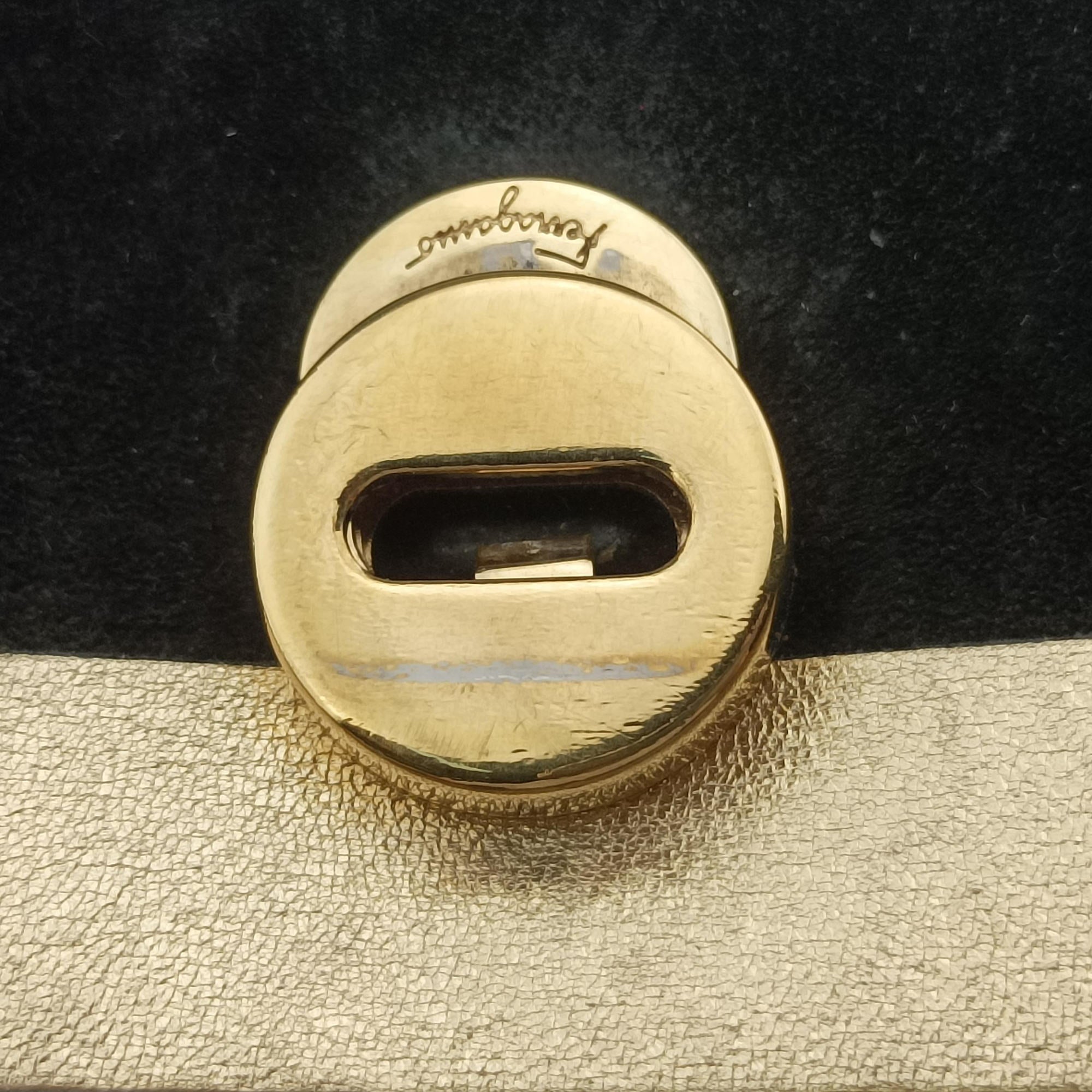 Vintage Ferragamo Vara Stripe Black× Gold×Silver Leather  shoulderbag | stylenewstar