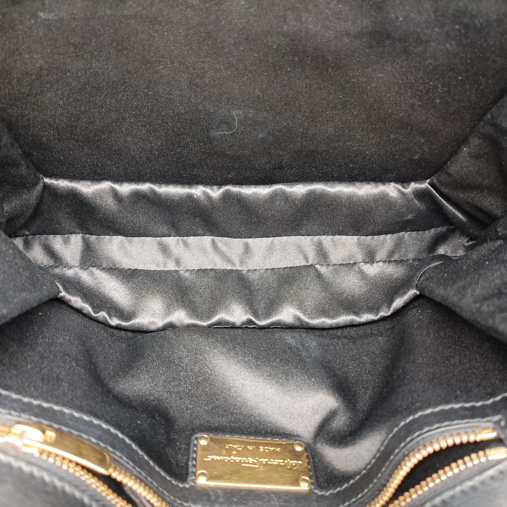 Vintage Ferragamo Vara Stripe Black× Gold×Silver Leather  shoulderbag | stylenewstar