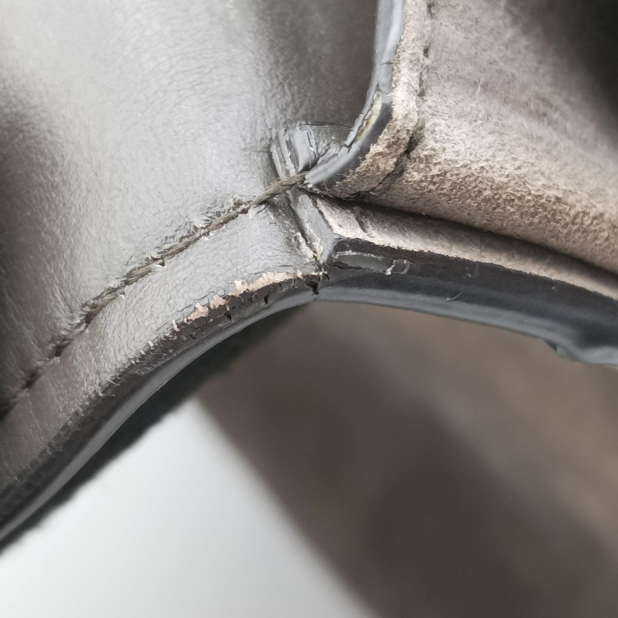 Pre-owned Ferragamo Margot Grey×Taupe Mixed Suede × leather  shoulderbag | stylenewstar