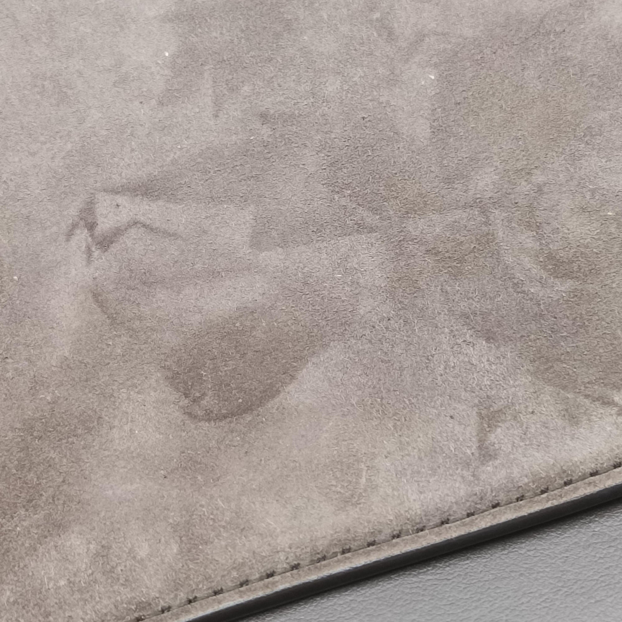 Pre-owned Ferragamo Margot Grey×Taupe Mixed Suede × leather  shoulderbag | stylenewstar