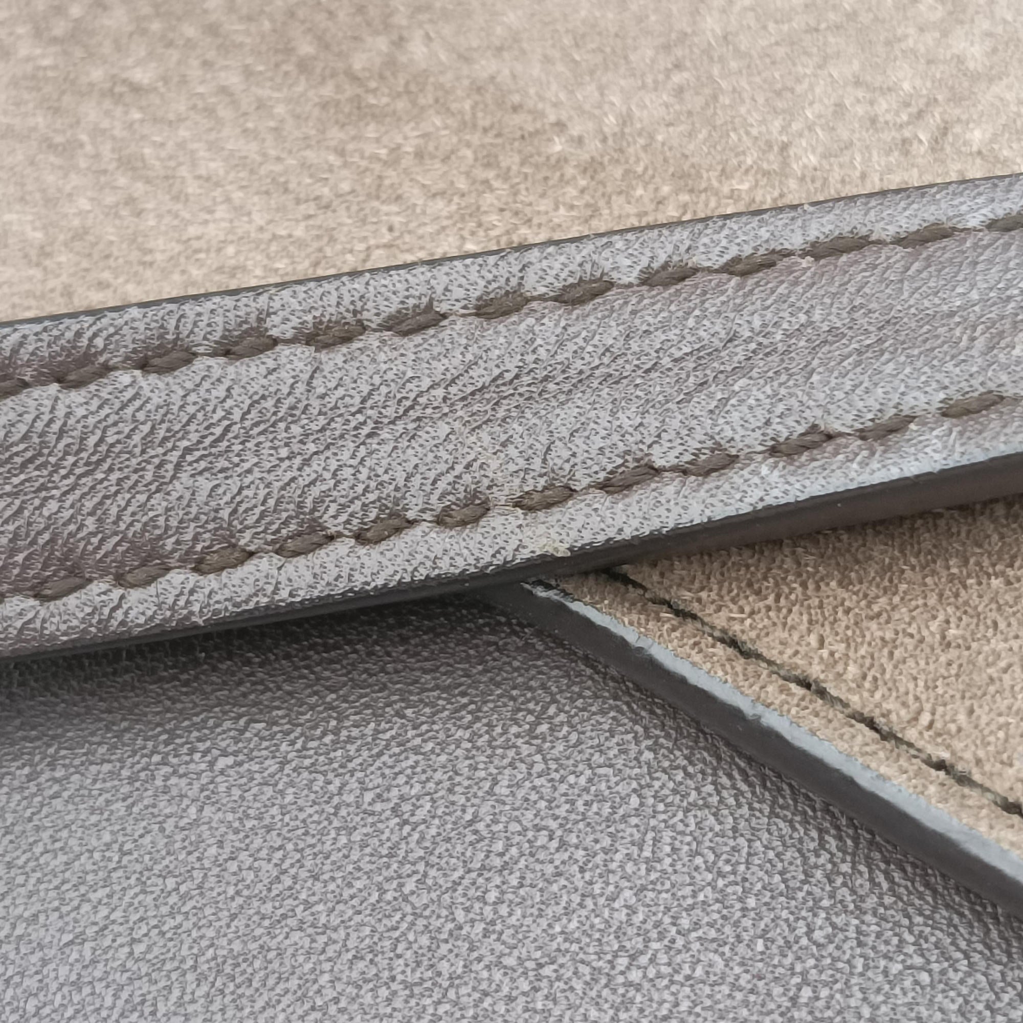 Pre-owned Ferragamo Margot Grey×Taupe Mixed Suede × leather  shoulderbag | stylenewstar