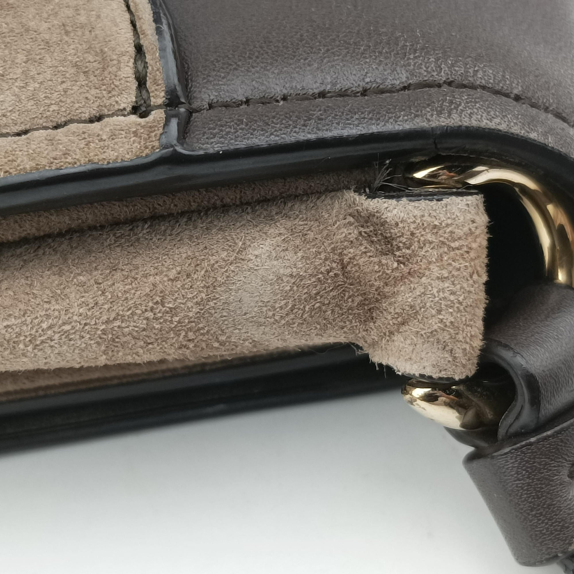 Pre-owned Ferragamo Margot Grey×Taupe Mixed Suede × leather  shoulderbag | stylenewstar