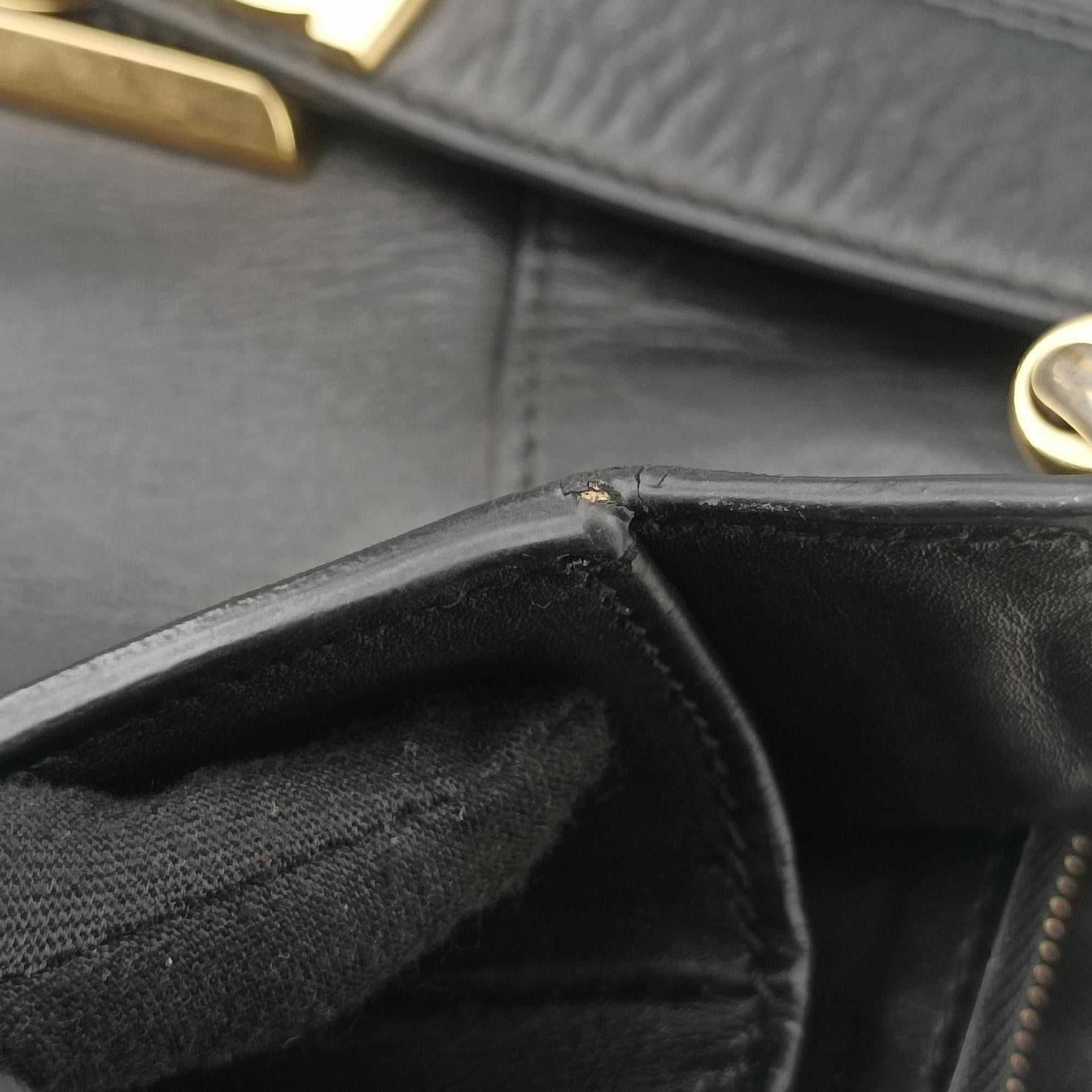 Pre-owned Ferragamo Enny hobo Black Leather  shoulderbag | stylenewstar